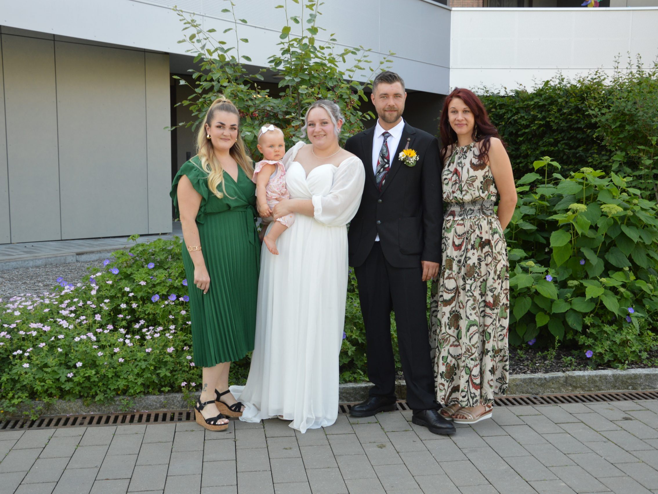 Santina Franz und Dominic Jordan feierten ihre standesamtliche Trauung. Santina Franz und Dominic Jordan feierten ihre standesamtliche Trauung.