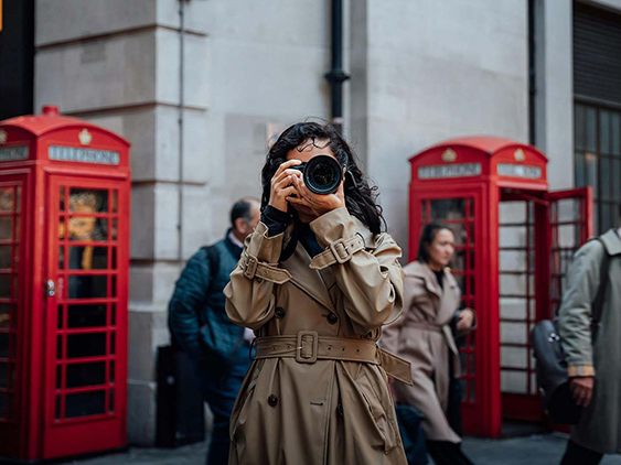 Die roten Telefonzellen sind typisch UK – und nun nur noch mit ETA zu besuchen: Wir zeigen dir, wie du stressfrei nach Großbritannien kommst.