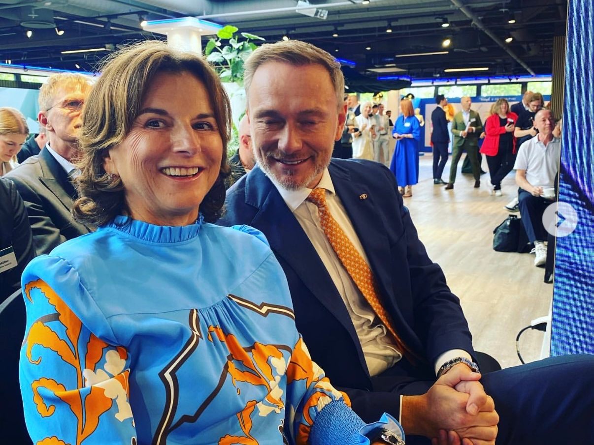 Christian Lindner & Claudia Obert: Mode-Duo überrascht (Bild: Claudia Obert/Instagram) Christian Lindner & Claudia Obert: Mode-Duo überrascht (Bild: Claudia Obert/Instagram)