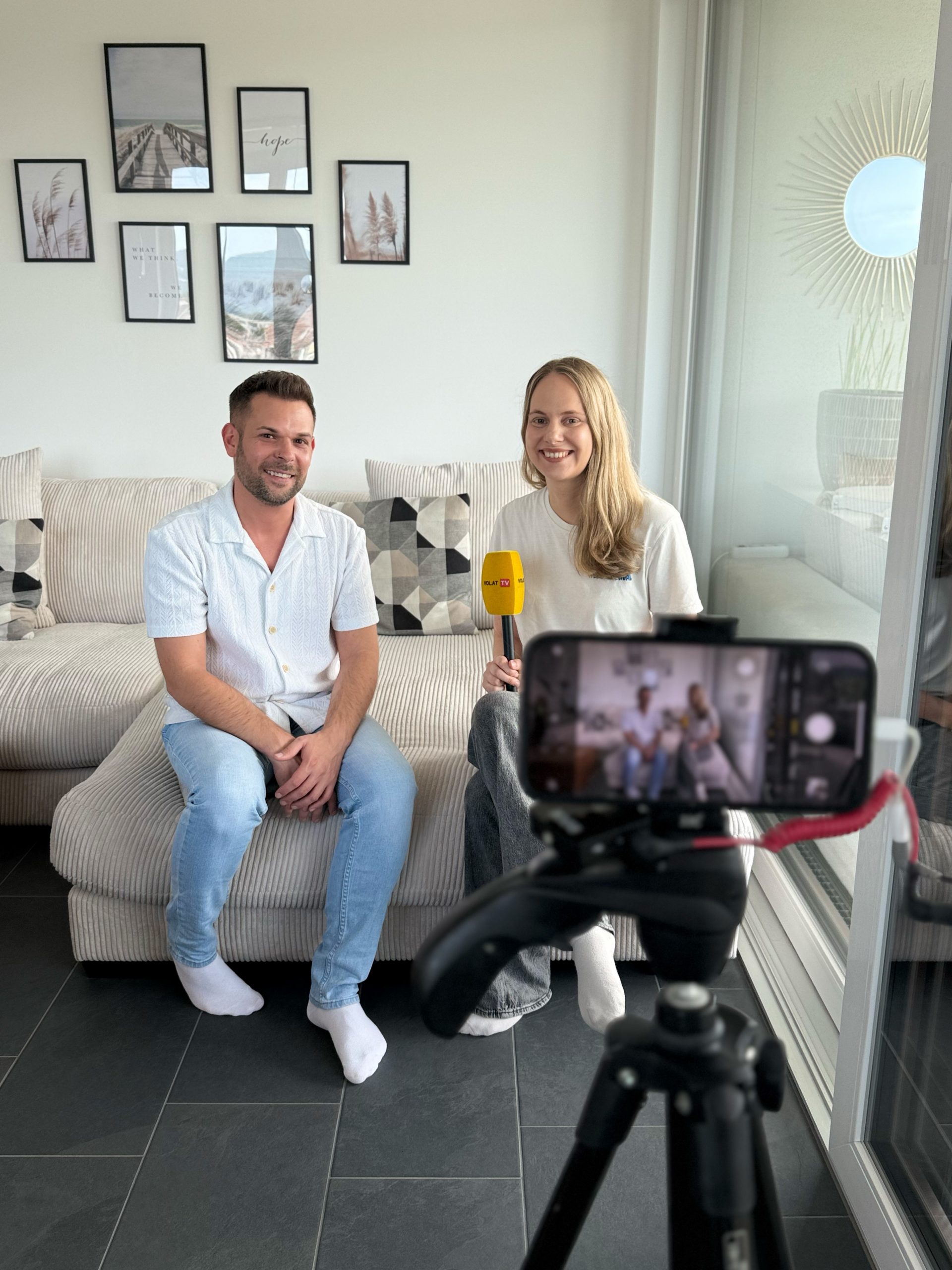 Laura Schwärzler trifft Daniel bei ihm zuhause zum Interview - persönlich, direkt, ganz privat.