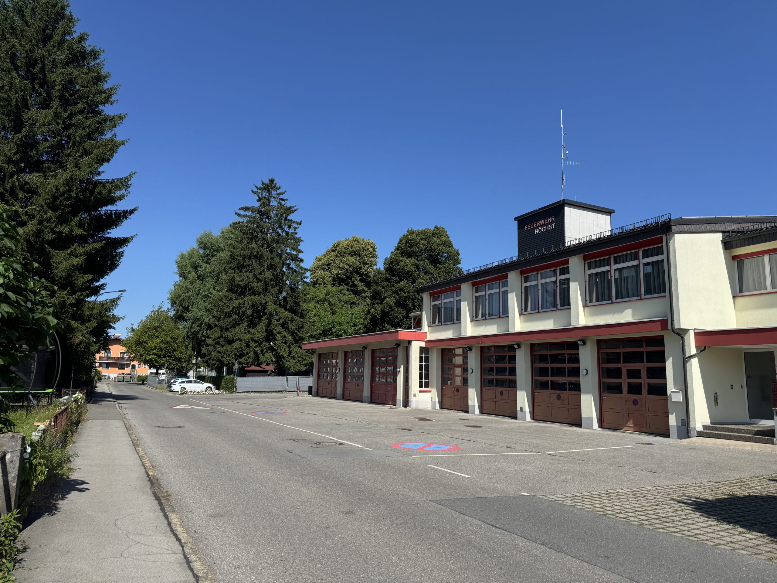 Nicht nur ein Kindergarten befindet sich in der Nähe des Blitzers in der Schützenstraße. Auch das Feuerwehrhaus ist dort. 