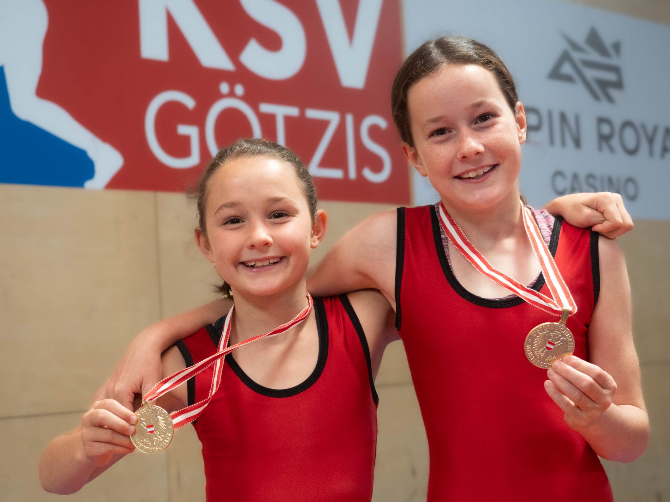 Ella und Anna Kathan - Siegerinnen in ihren Gewichtsklassen bei der ÖM U-14 in Innsbruck
