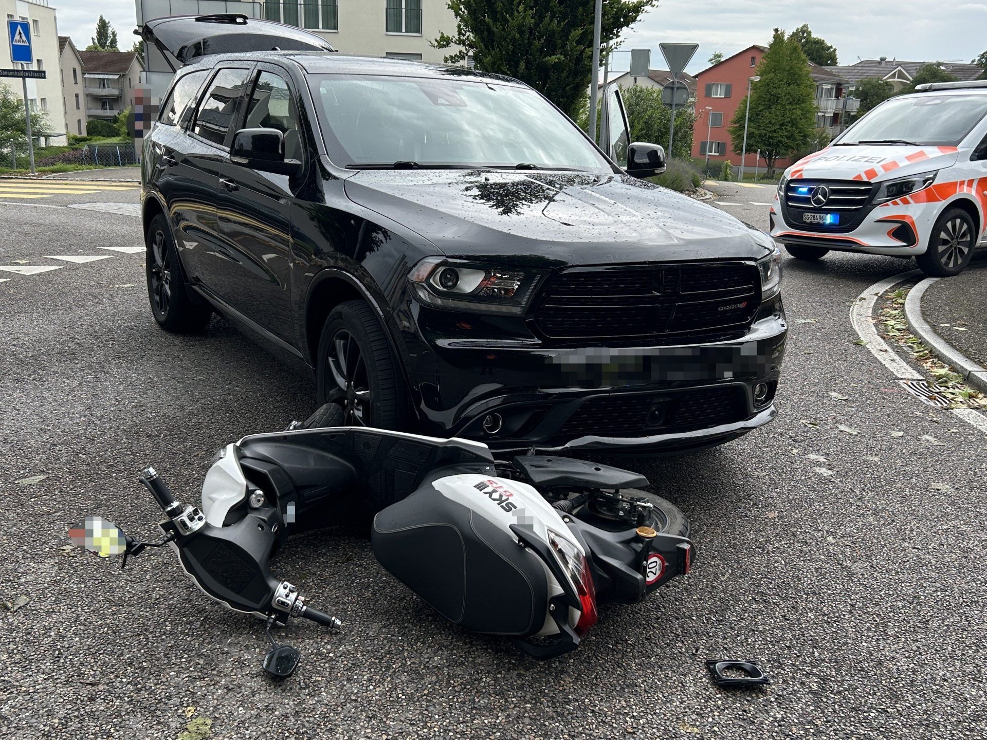 Bei dem Unfall wurde eine 20-Jährige verletzt. Bei dem Unfall wurde eine 20-Jährige verletzt.