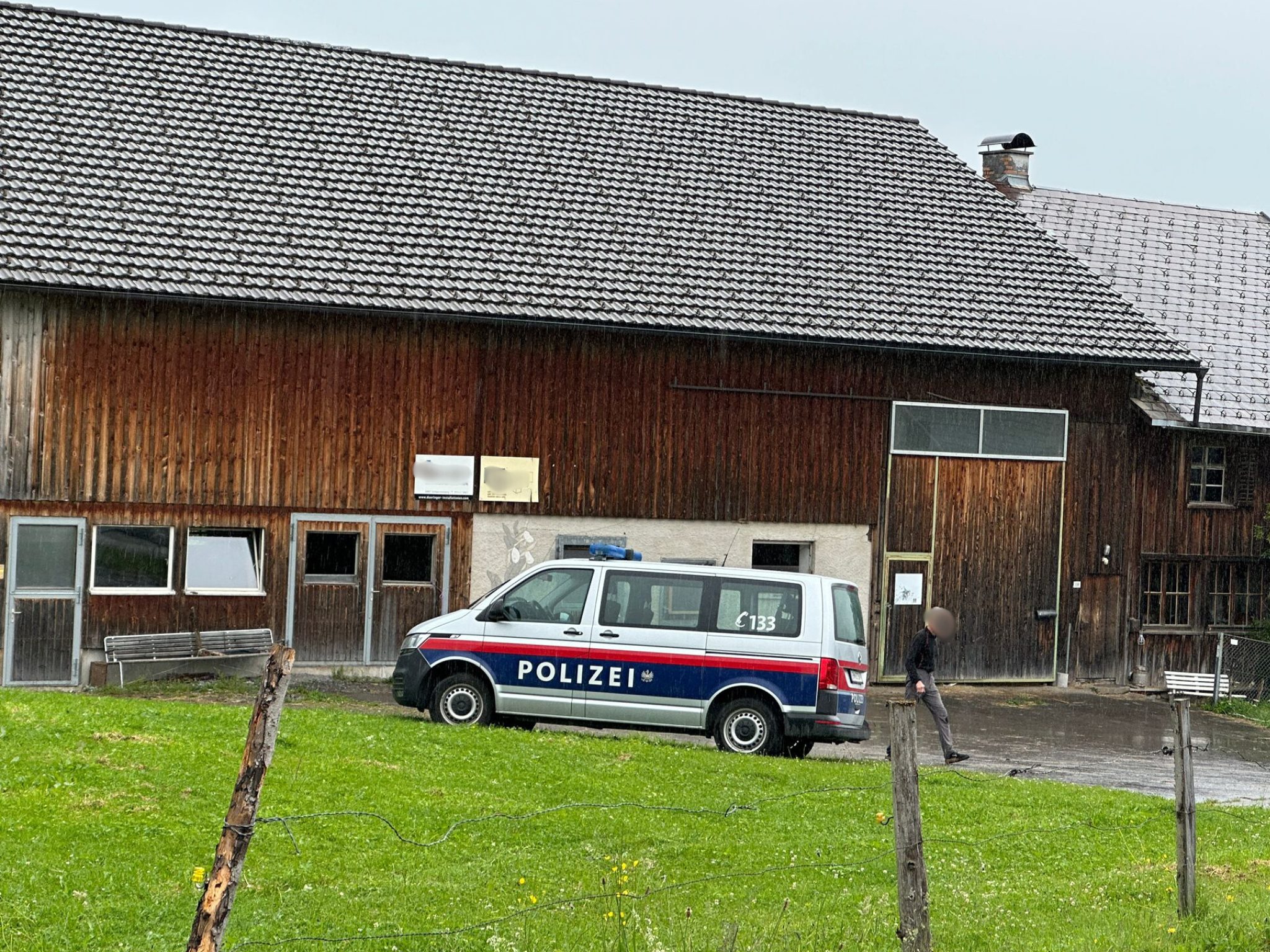 Arbeitsunfall in Schwarzenberg: Notarzt und Hubschrauber im Einsatz Arbeitsunfall in Schwarzenberg: Notarzt und Hubschrauber im Einsatz