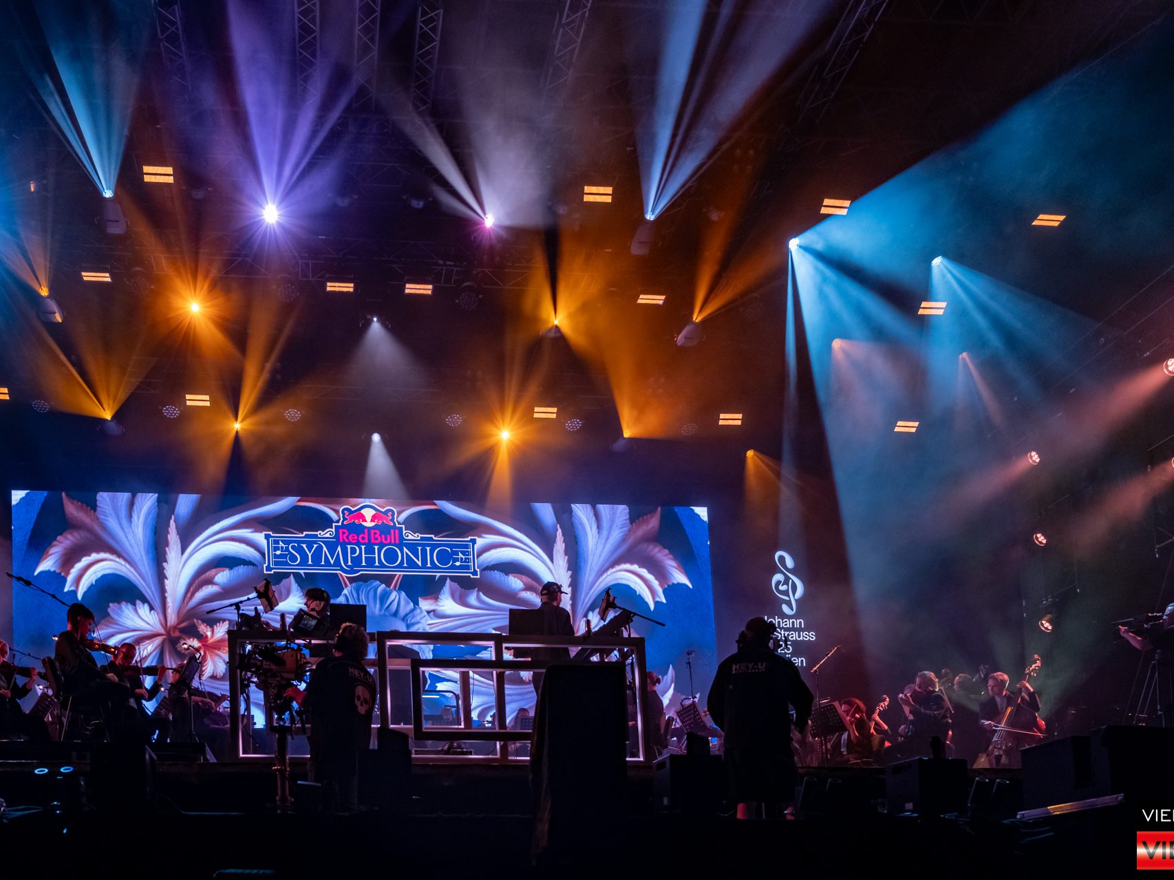 20062025 DIF 2025 - Tag 1 - Red Bull Symphonic - Johann Strauss 2025 Edition Camo und Krooked, Christian Kolonovits und die Wiener Symphoniker