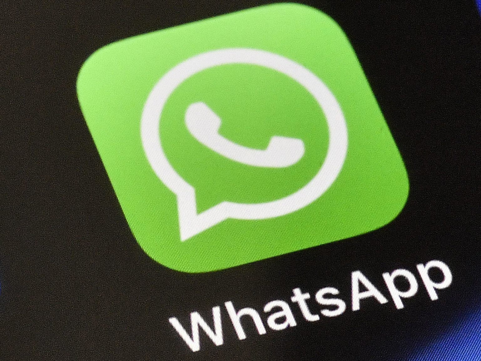 WhatsApp führt Werbung ein, bleibt aber für Chats kostenlos. Entdecke, welche Funktionen kostenpflichtig werden könnten.
