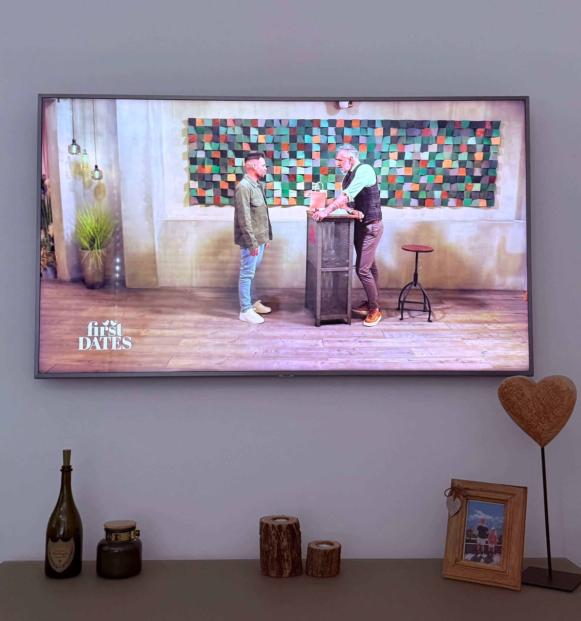 Daniel schaute zu Hause mit seinen Freunden die Sendung schon im Pre-TV. Daniel schaute zu Hause mit seinen Freunden die Sendung schon im Pre-TV.