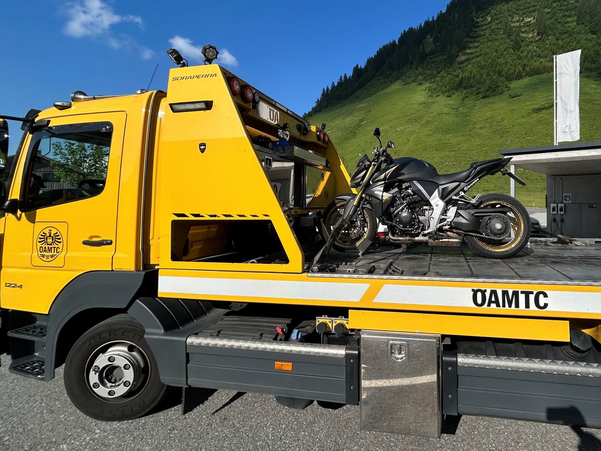 142 km/h statt 50 km/h in Damüls: Führerschein und Motorrad beschlagnahmt.