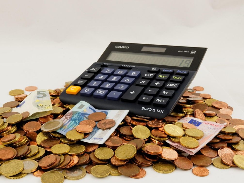 Die AK nimmt die Bank-Spesen im AK-Bankenmonitor unter die Lupe.