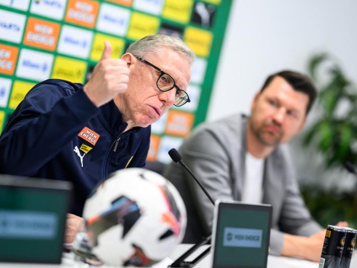 Peter Stöger kehrt zu Rapid Wien zurück (Bild: APA/Max Slovencik) Peter Stöger kehrt zu Rapid Wien zurück (Bild: APA/Max Slovencik)