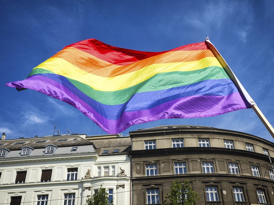 Im Pride Month soll auf die Rechte der LGBTIQ+-Community hingewiesen werden. Im Pride Month soll auf die Rechte der LGBTIQ+-Community hingewiesen werden.