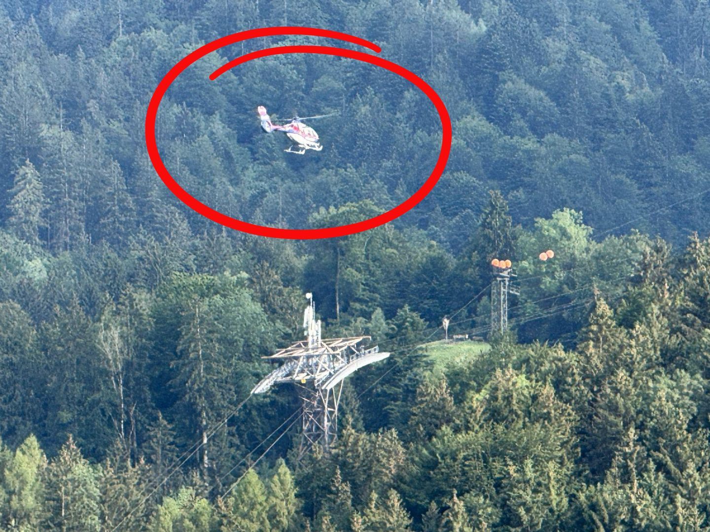 Ein Bild der Rettungsaktion.