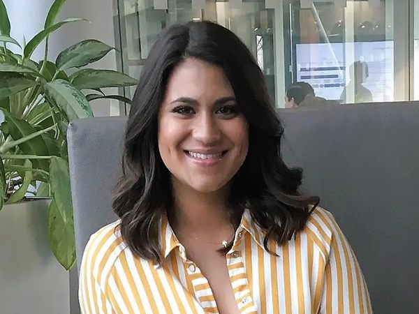RTL-Moderatorin Stephanie Brungs teilt ihre Gebärmutterhalskrebs-Diagnose und inspiriert mit ihrer Stärke und Dankbarkeit. (Bild: RTL.de) RTL-Moderatorin Stephanie Brungs teilt ihre Gebärmutterhalskrebs-Diagnose und inspiriert mit ihrer Stärke und Dankbarkeit. (Bild: RTL.de)