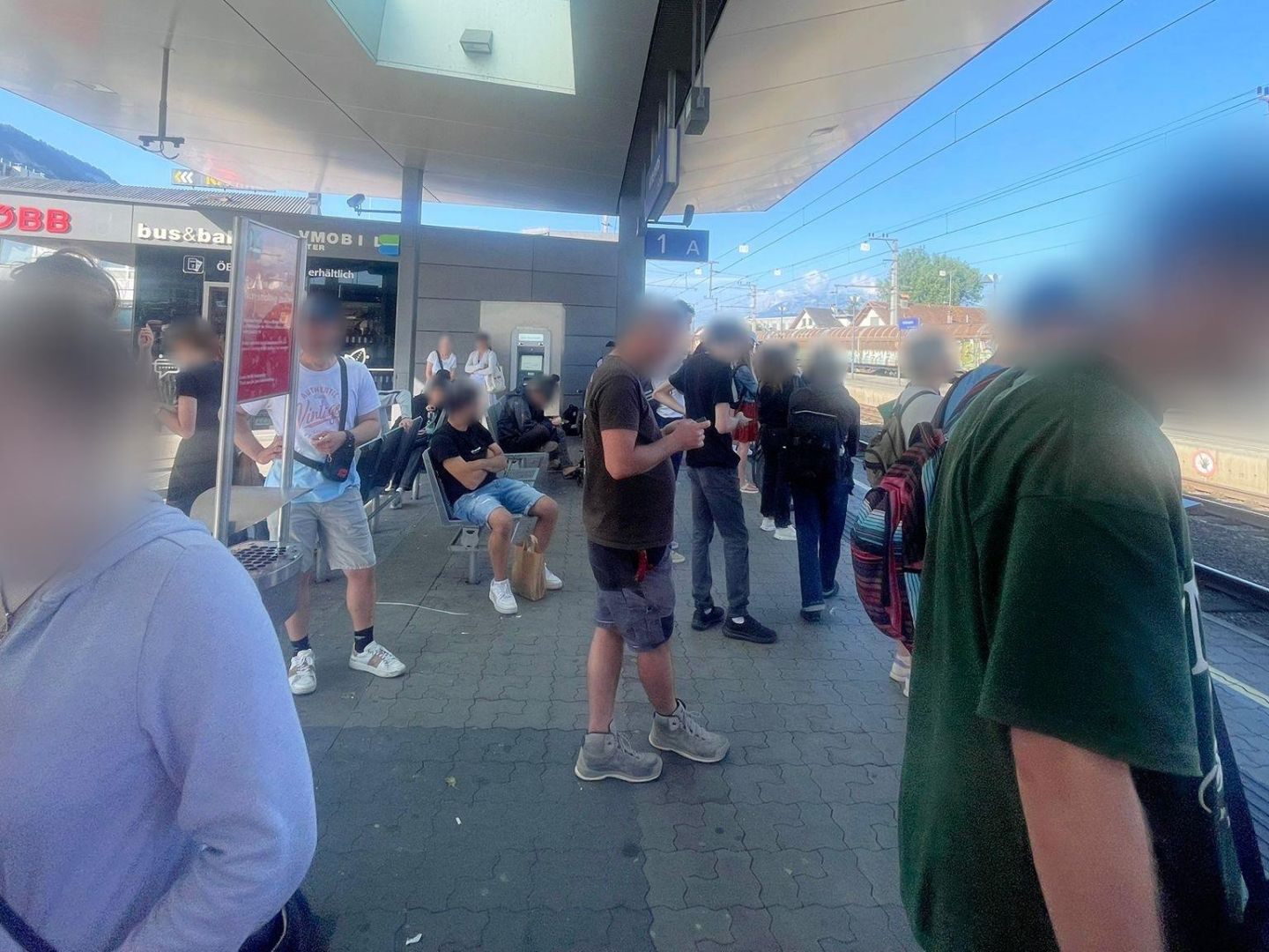 Bahnverkehr unterbrochen.