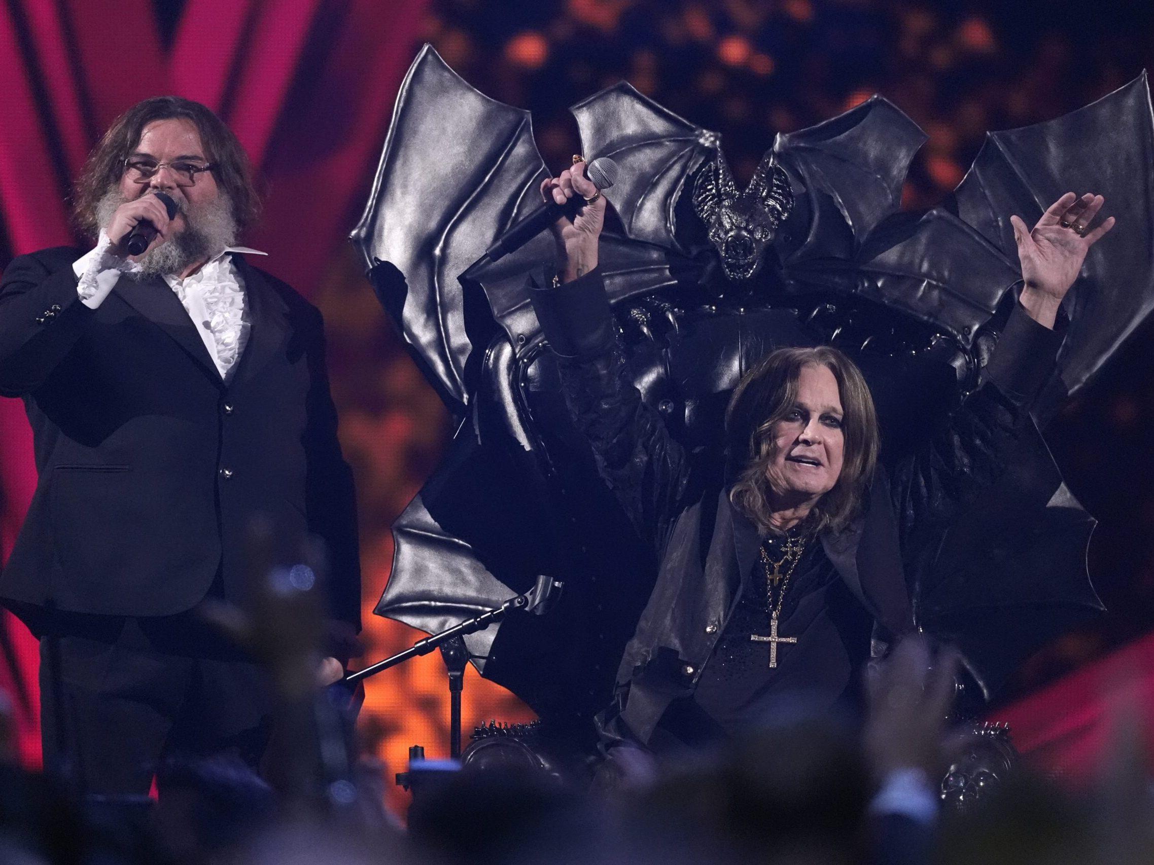 Emotionaler Abschied von Ozzy Osbourne und Black Sabbath in Birmingham. Ein historisches Konzert mit 40.000 Fans und Musikgrößen wie Metallica.