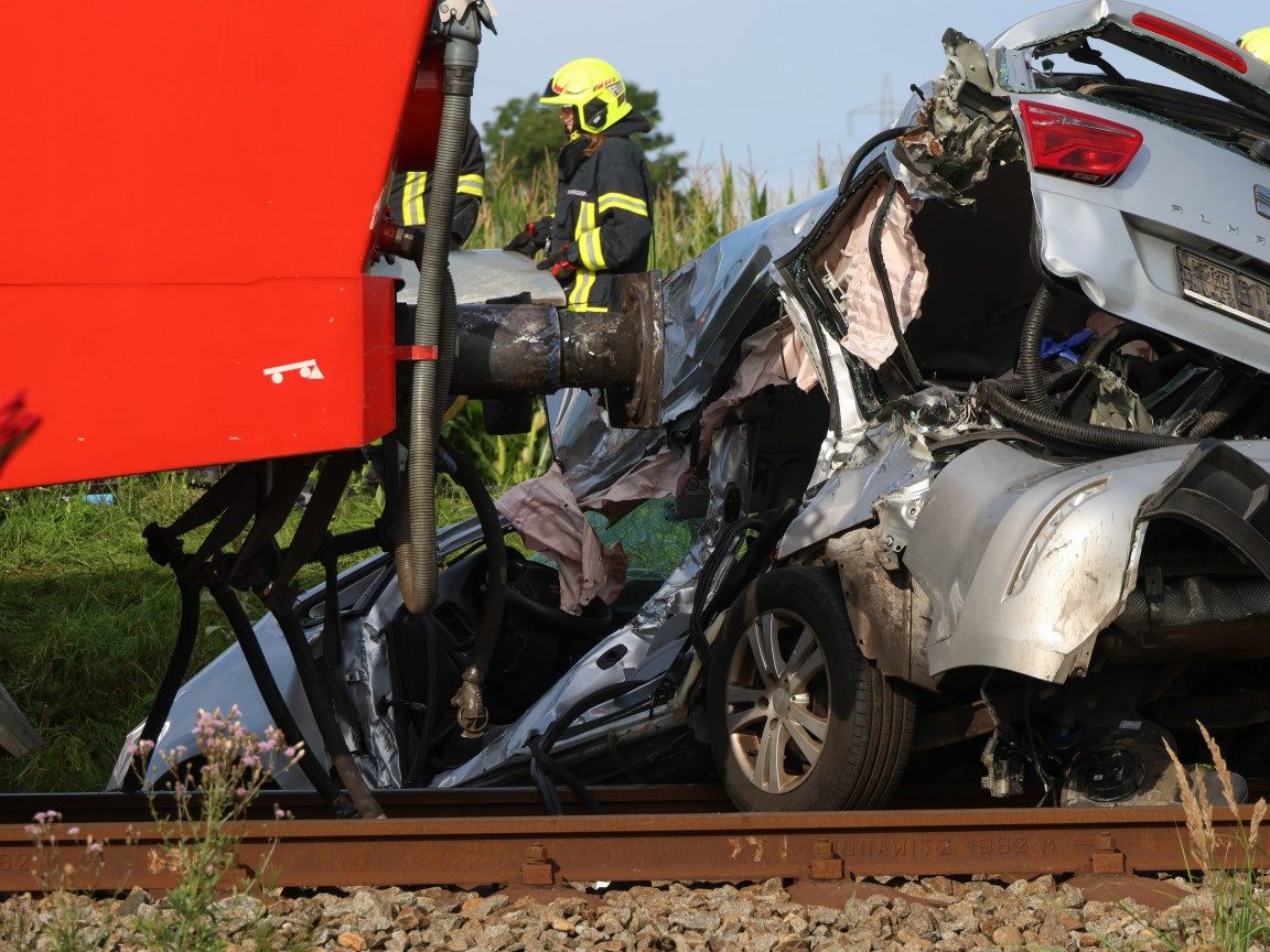 Person stirbt nach Kollision mit Regionalzug Person stirbt nach Kollision mit Regionalzug