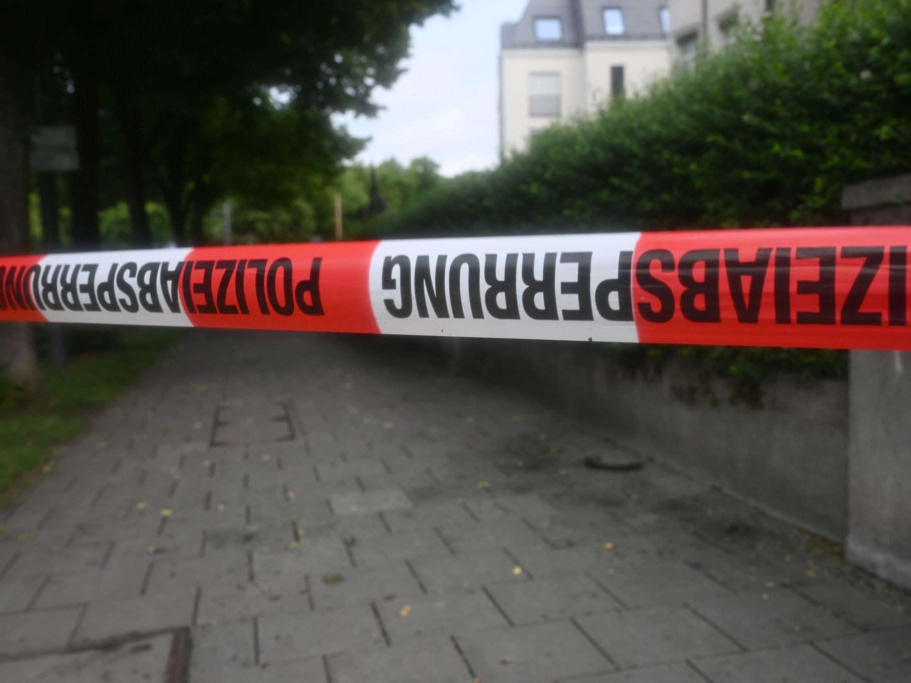 Ein Mann soll im deutschen Zwiesel drei Personen getötet haben.