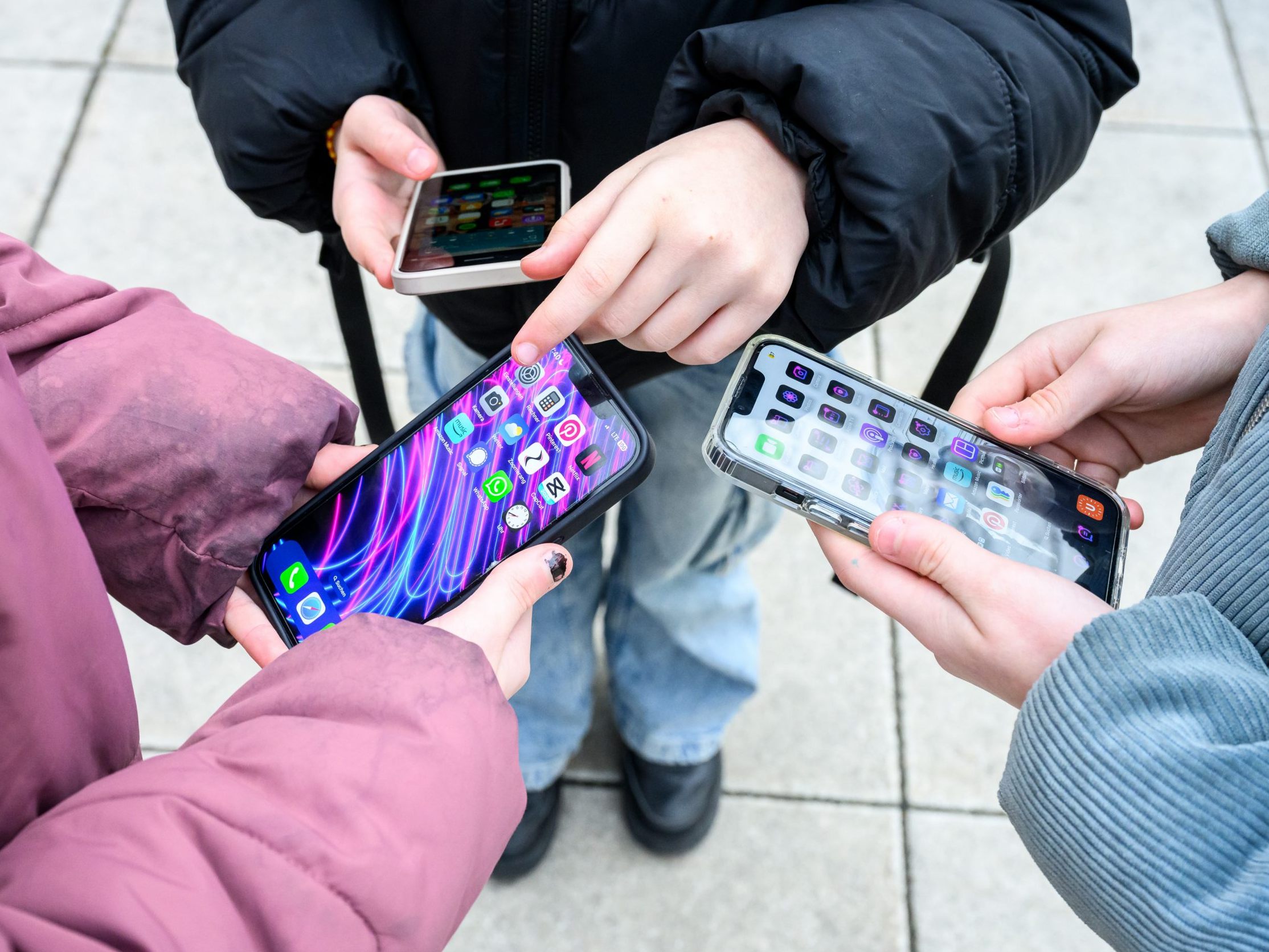 Jugendlichen sollte beim Thema Handysucht mehr Gehör geschenkt werden, so die Anthropologin.