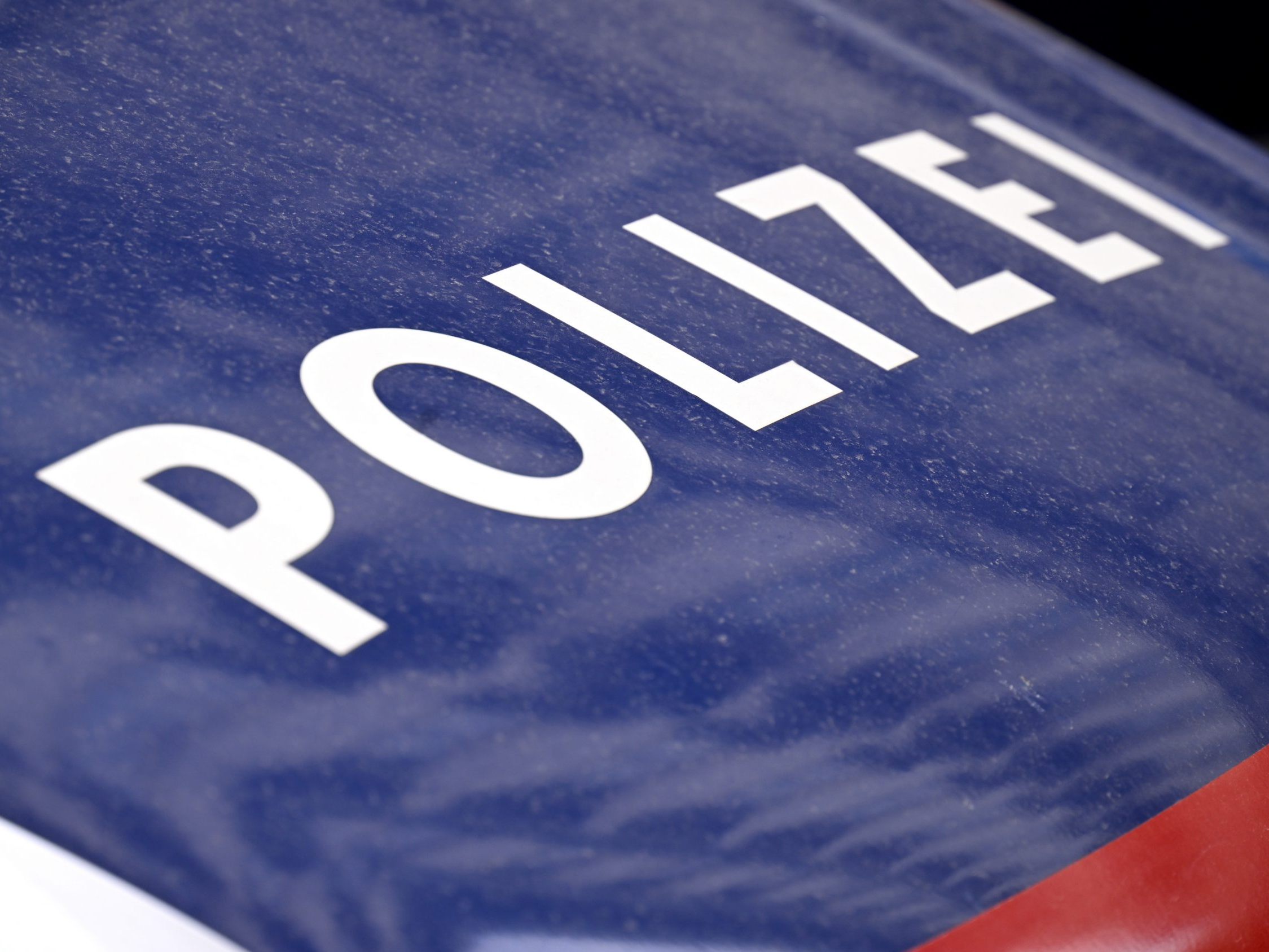 Die Polizei fahndet nach Auseinandersetzungen in Parkanlagen.