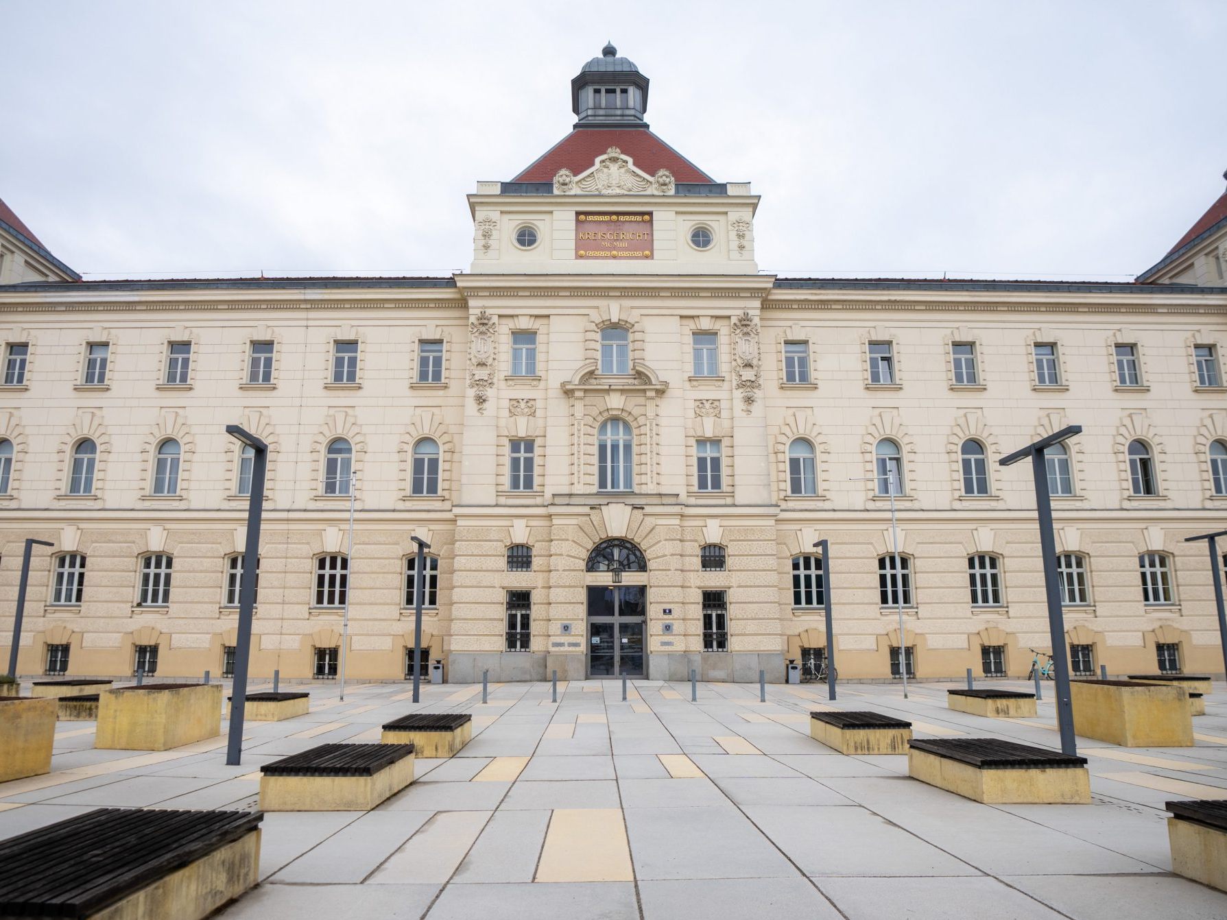 Der Prozess am Landesgericht St. Pölten zu den Terror-Plänen gegen die Vienna Pride könnte in die Verlängerung gehen. Der Prozess am Landesgericht St. Pölten zu den Terror-Plänen gegen die Vienna Pride könnte in die Verlängerung gehen.