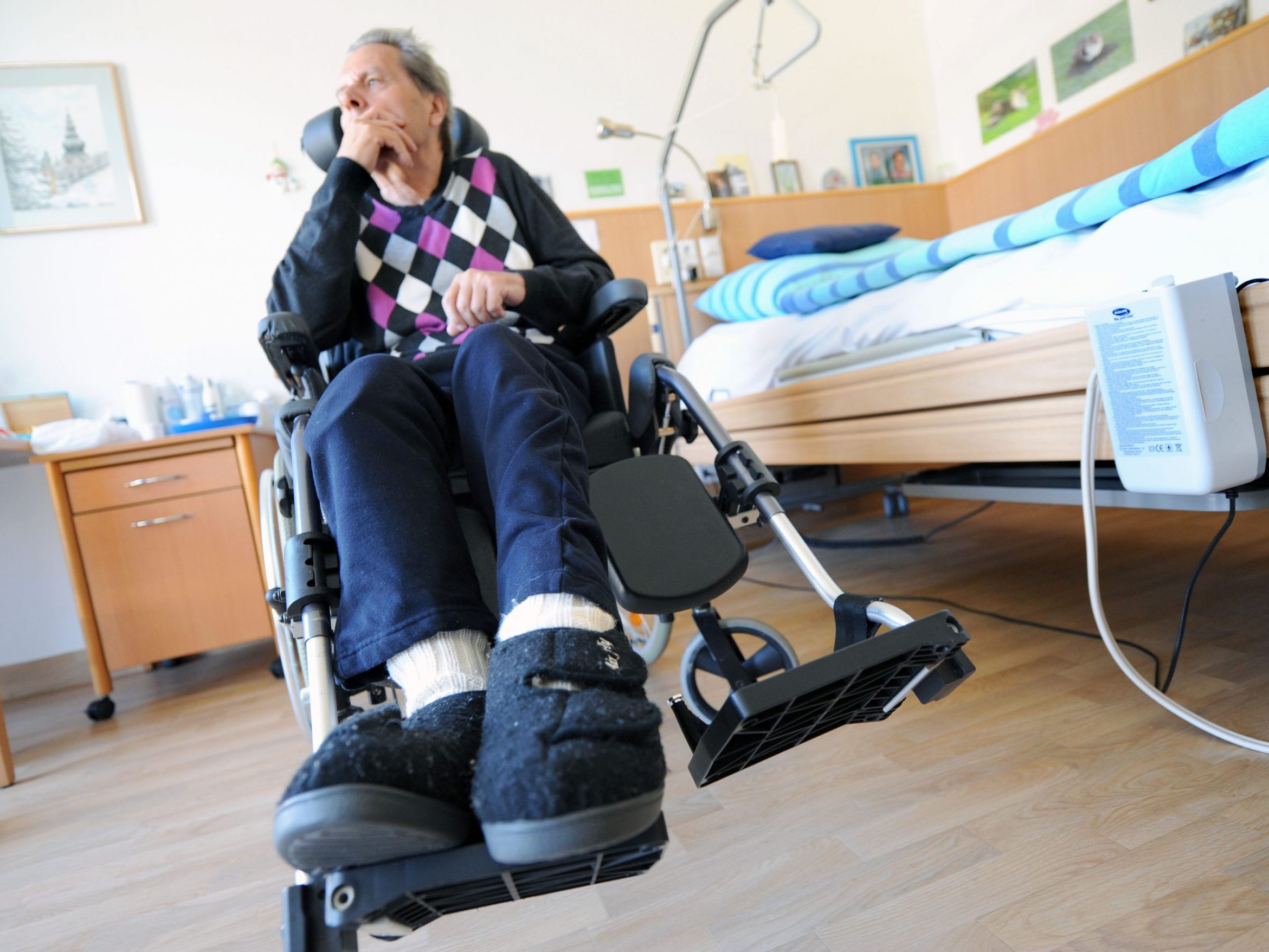 Freiheitsbeschärnkungen in Alters- und Pflegeeinrichtungen werden heftig kritisiert.