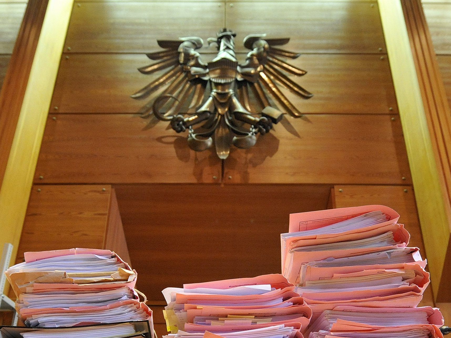 In der Anklage, die der APA vorliegt, wird von einer Schadenssumme von zumindest 1,77 Millionen Euro ausgegangen.