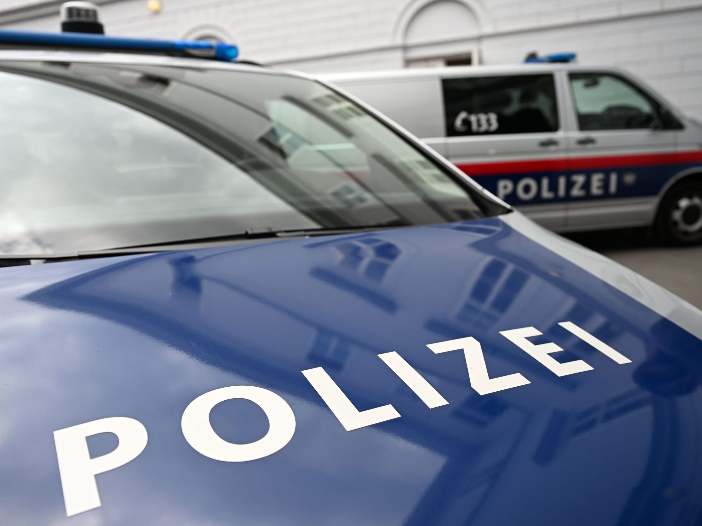 Das Landeskriminalamt Wien, Außenstelle West, hat die Ermittlungen übernommen.