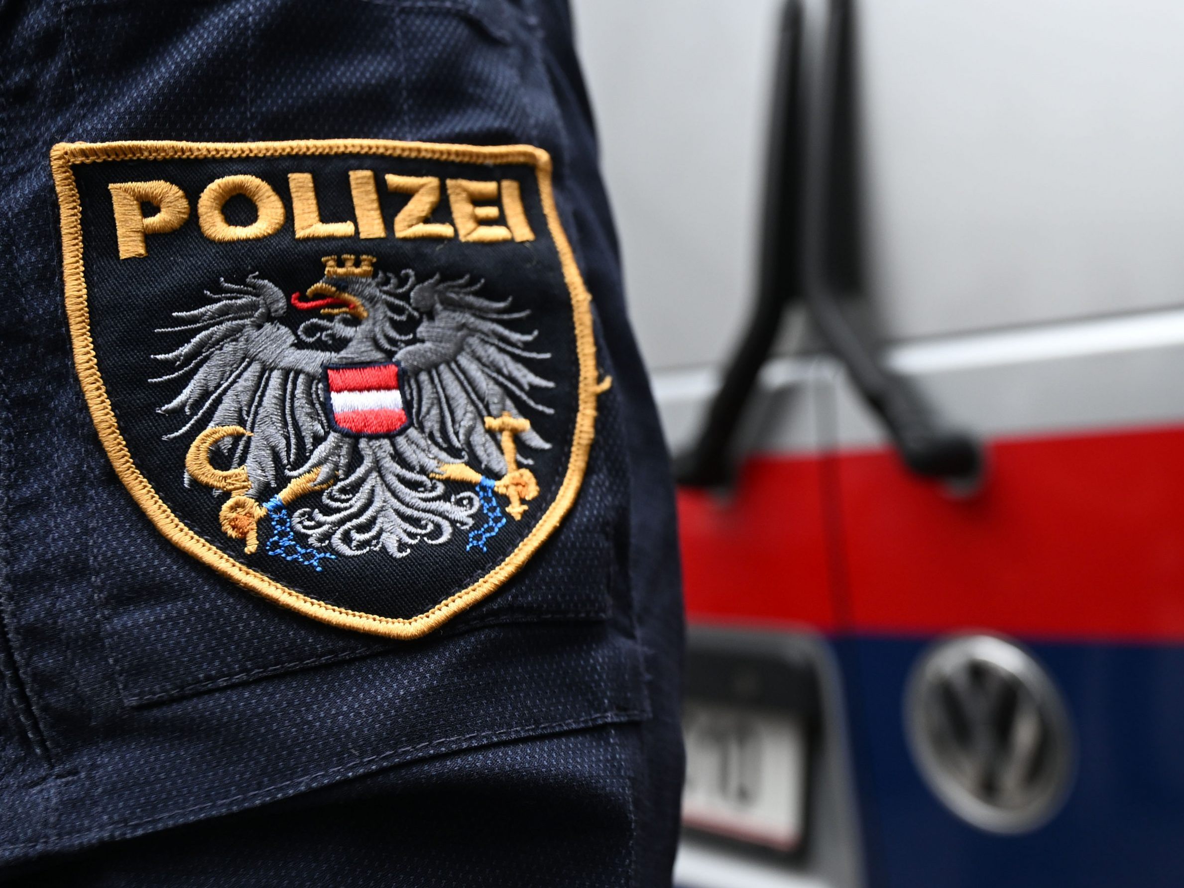 Ermittlungserfolg der Polizei nach einem Überfall bei einem Drogendeal.