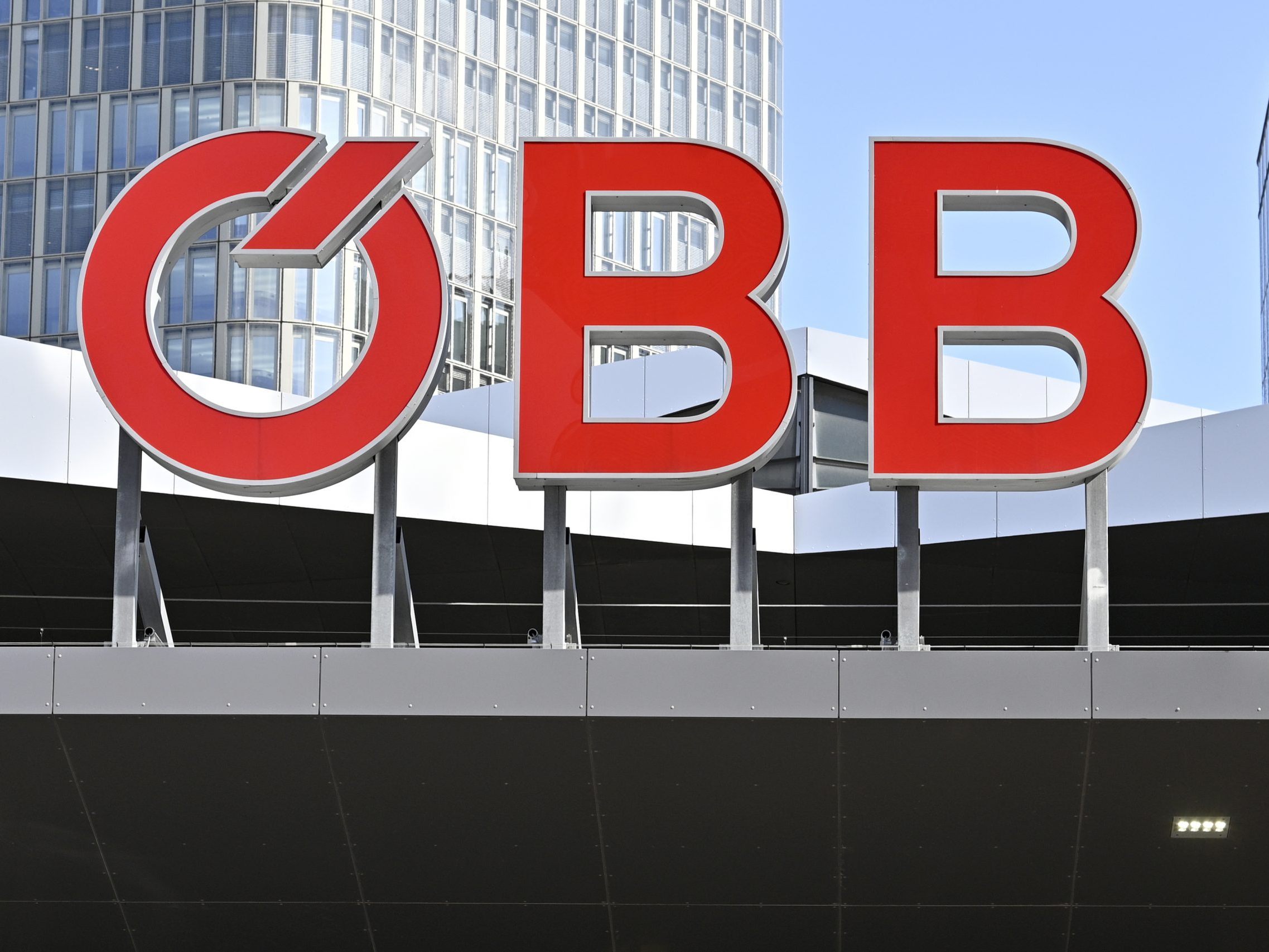 Bei den ÖBB handelte es sich um den Betreiber auf der Strecke in Österreich.