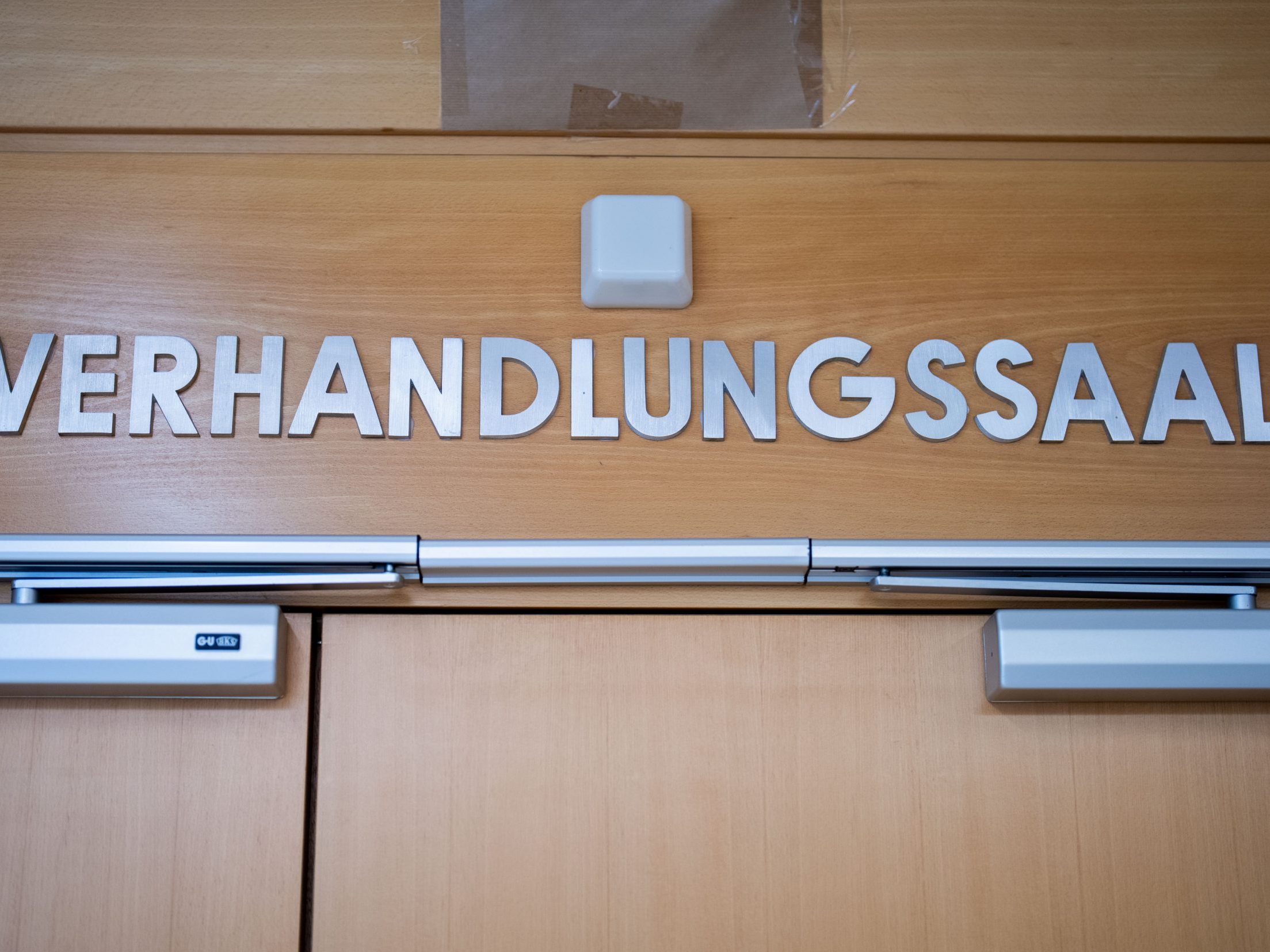 Der 16-Jährige zeigte sich vor Gericht geständig.