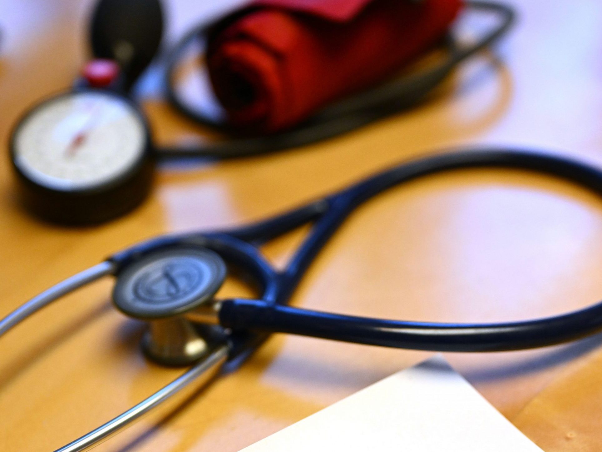 Streit zwischen ÄK und ÖGK um die Telemedizin.