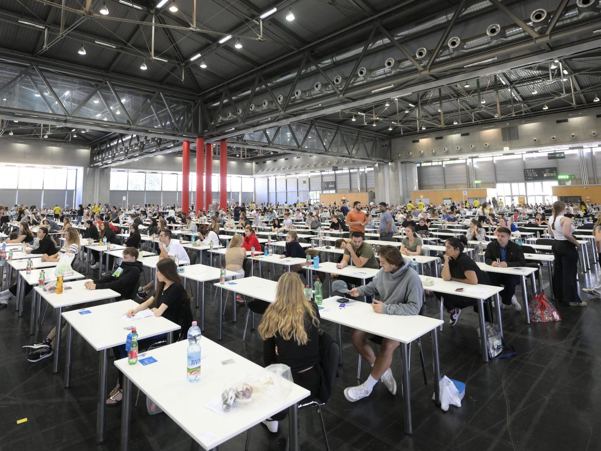Bis zu 16.000 Studienwerber gibt es für 1.900 Plätze beim Medizin-Aufnahmetest. Bis zu 16.000 Studienwerber gibt es für 1.900 Plätze beim Medizin-Aufnahmetest.