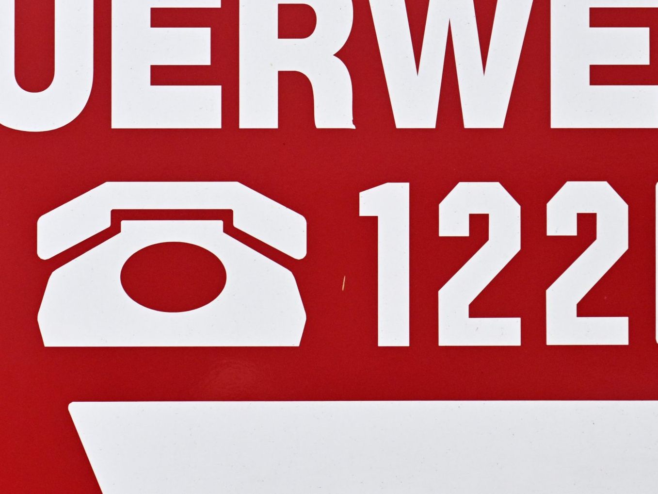 Die Feuerwehr evakuierte den Zug im Weinviertel. Die Feuerwehr evakuierte den Zug im Weinviertel.