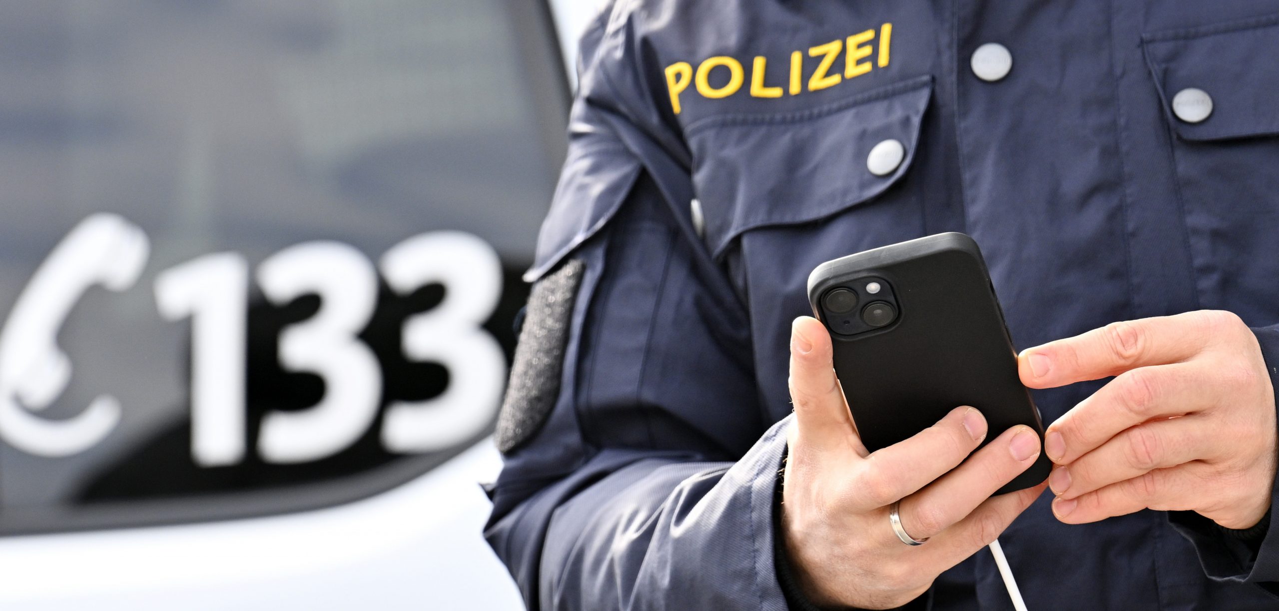 Vlomilca v Dunaju uničevala pisarne, drugega pretepli zaradi telefona