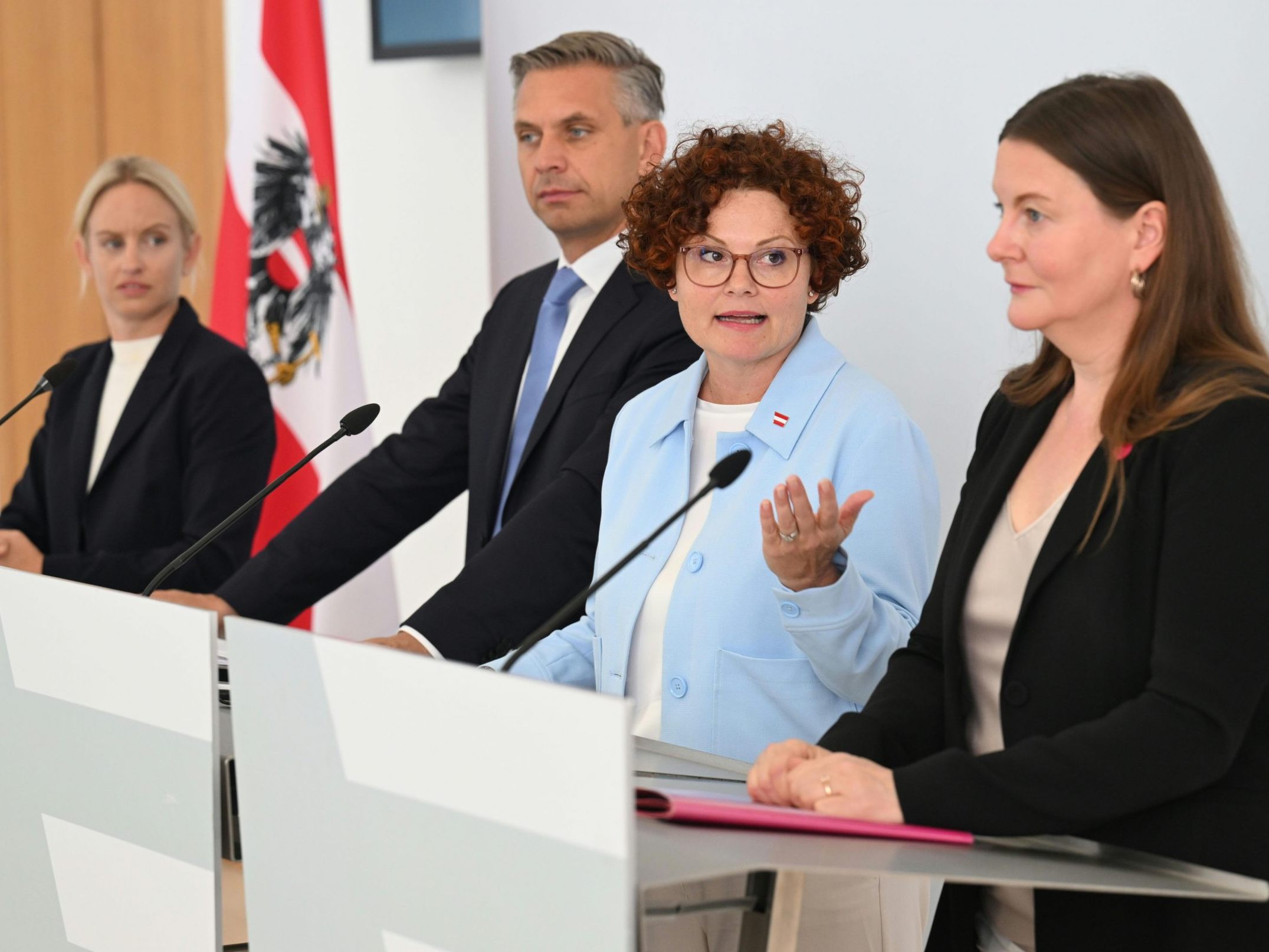 Reaktionen zur Strommarktreform.