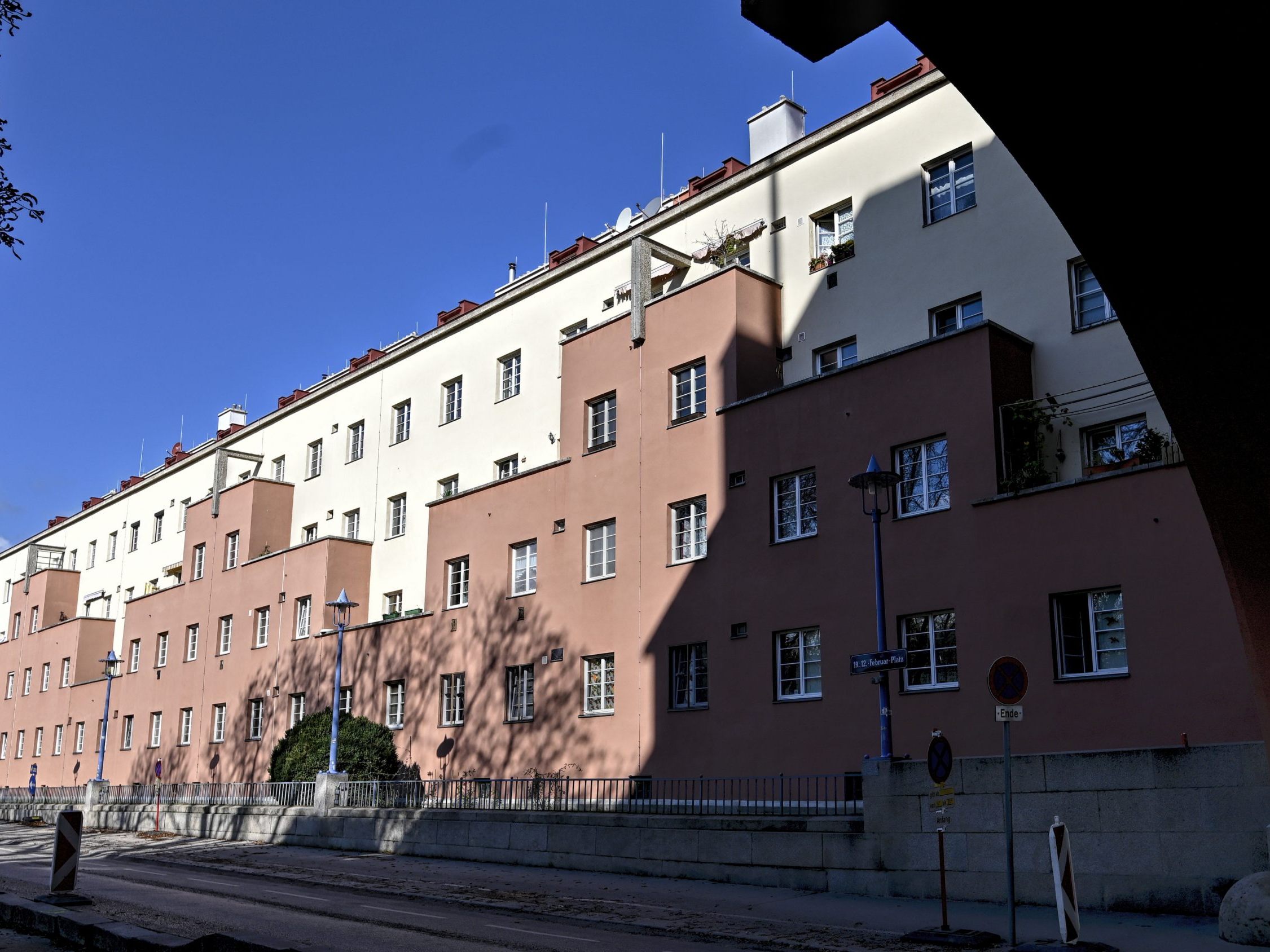 Die EU-Delegation besuchte auch den Karl-Marx-Hof.