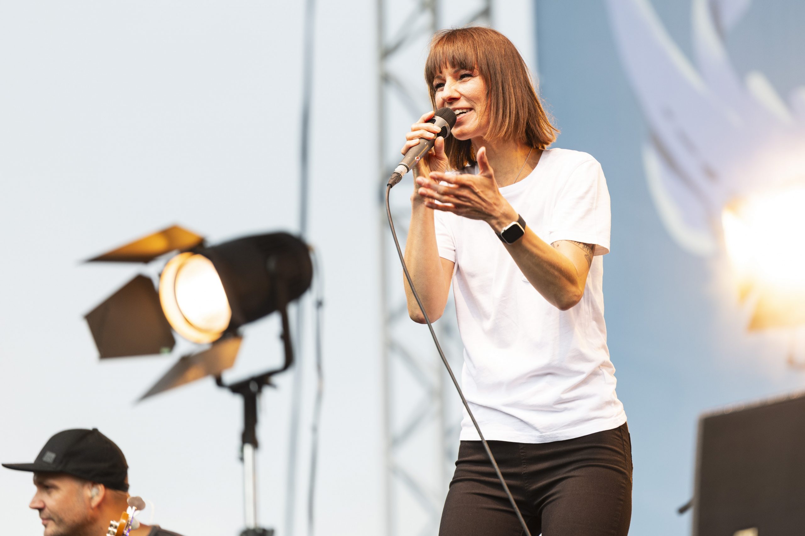 Popfest 2025 am Wiener Karlsplatz mit Christina Stürmer und Regen gestartet