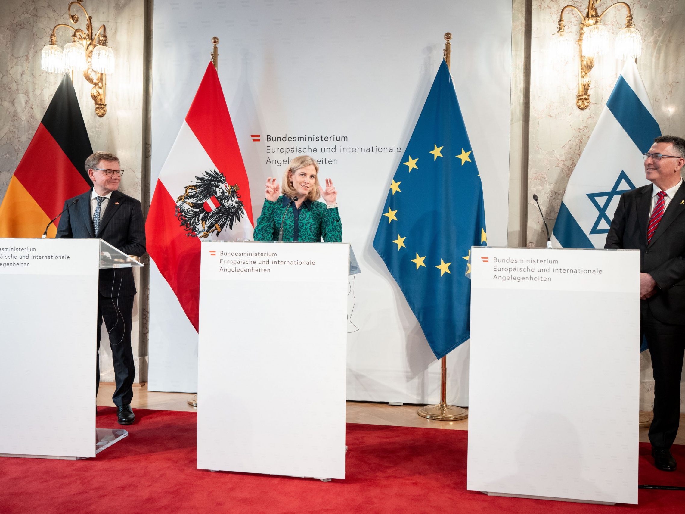 Die Außenminister haben sich über die Situation in Gaza beraten.