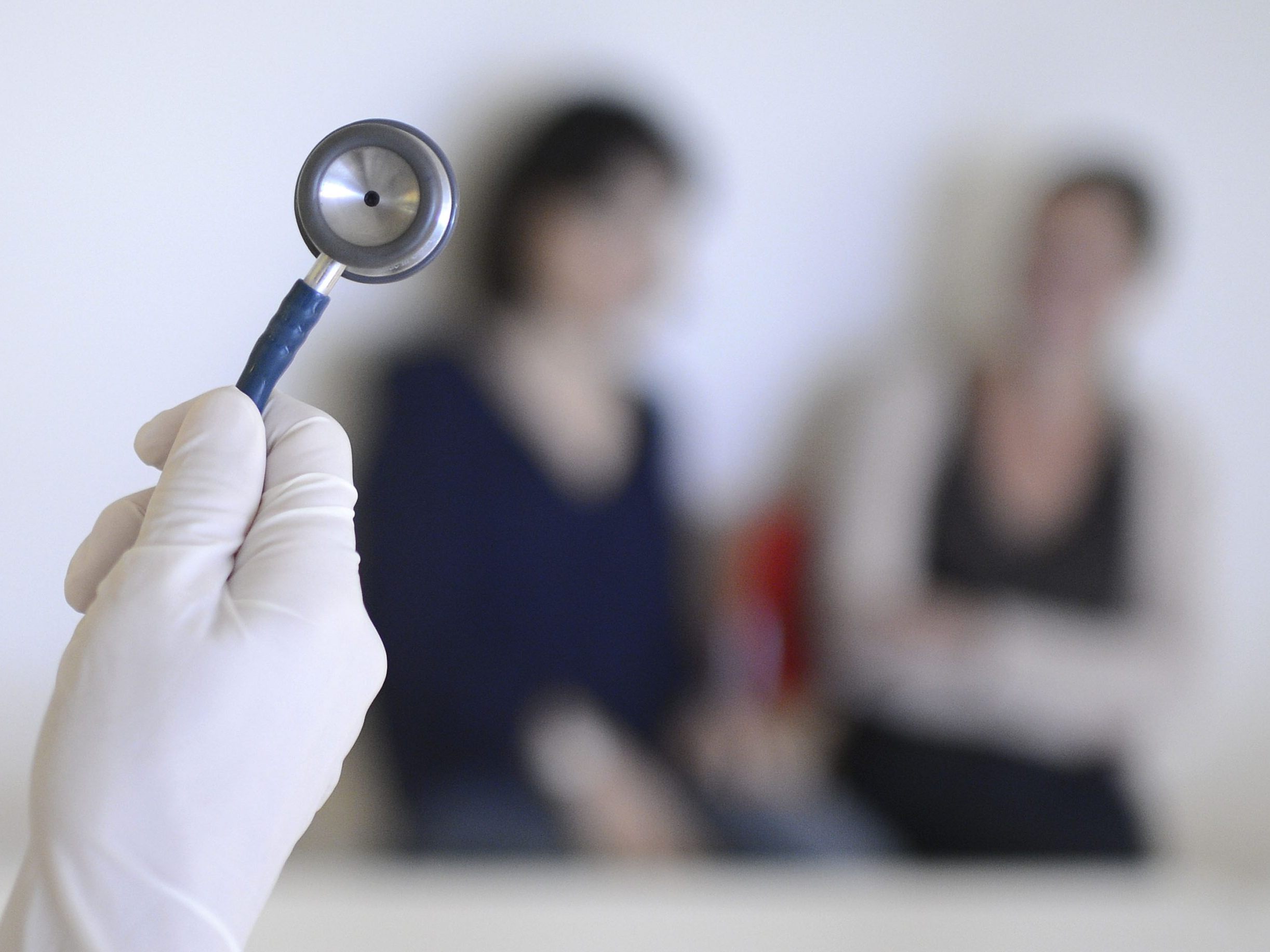 Bei den gewidmeten Medizin-Studienplätzen handelt es sich um eine Maßnahme gegen den Ärztemangel. Bei den gewidmeten Medizin-Studienplätzen handelt es sich um eine Maßnahme gegen den Ärztemangel.