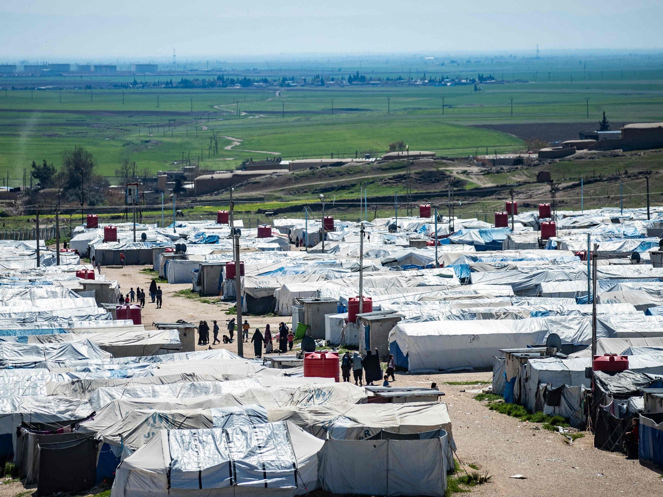 Seit September 2020 befand sich Maria G. mit ihren Söhnen im in Nordsyrien gelegenen Internierungslager Roj. Seit September 2020 befand sich Maria G. mit ihren Söhnen im in Nordsyrien gelegenen Internierungslager Roj.
