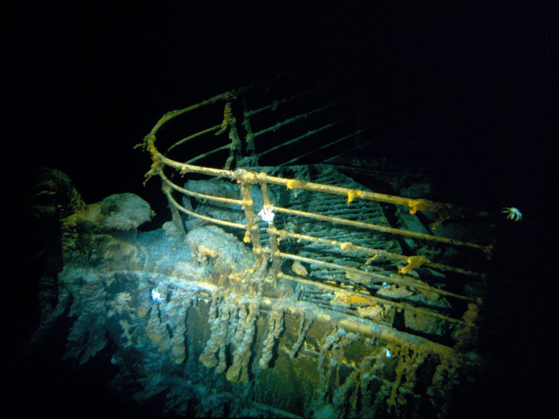 Das Wrack der Titanic liegt seit 1912 am Meeresgrund und wird laut Forschern bis spätestens 2030 vollständig durch mikrobiellen Abbauprozesse zersetzt sein. Das Wrack der Titanic liegt seit 1912 am Meeresgrund und wird laut Forschern bis spätestens 2030 vollständig durch mikrobiellen Abbauprozesse zersetzt sein.
