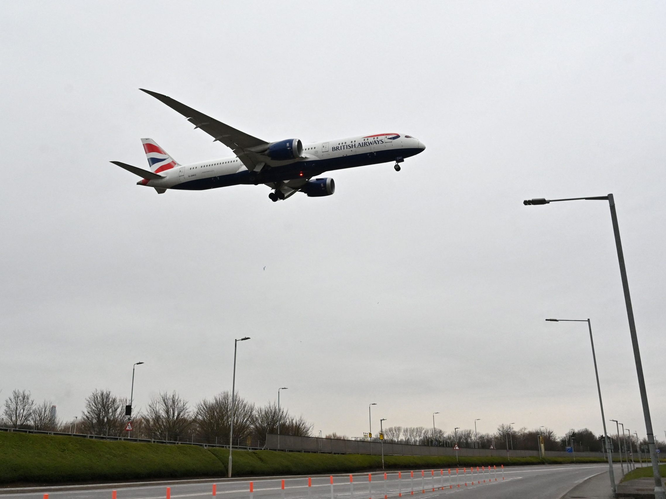 Über dem Großraum London wurde am 30. Juli 2025 der gesamte Luftraum wegen technischer Probleme gesperrt.