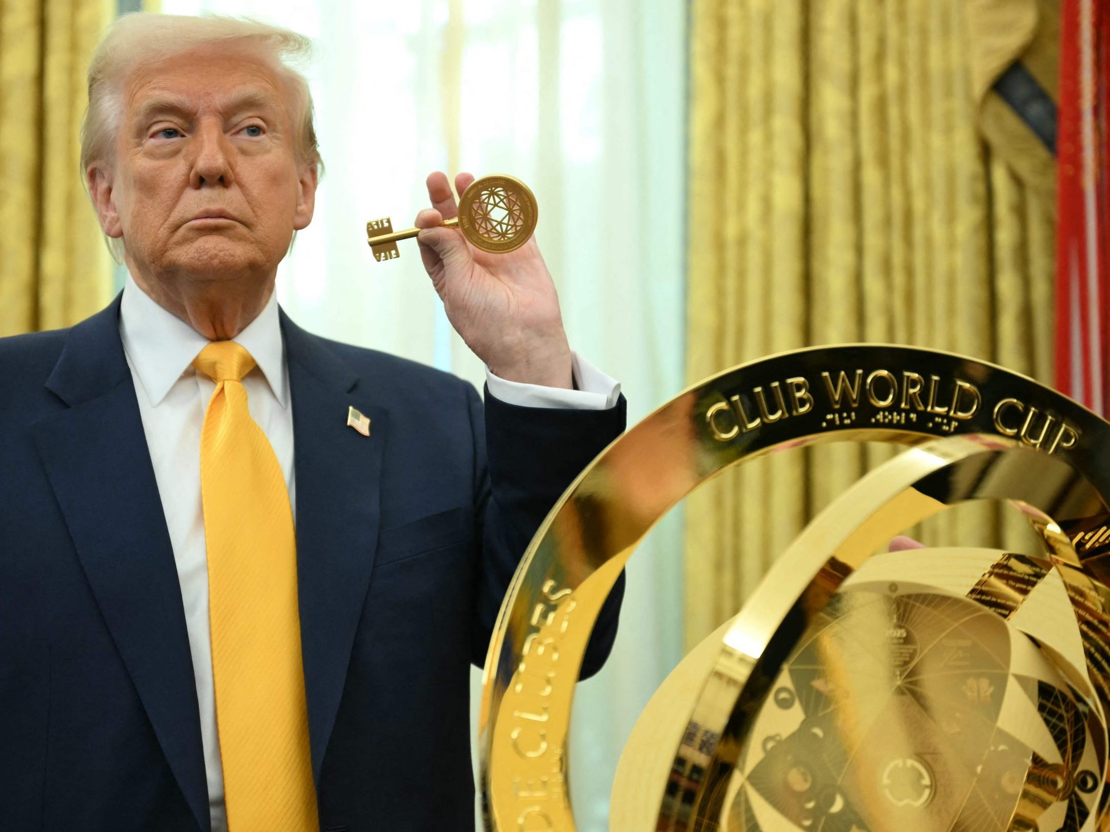 Kopie für Chelsea: FIFA überlässt Trump Originalpokal. Kopie für Chelsea: FIFA überlässt Trump Originalpokal.