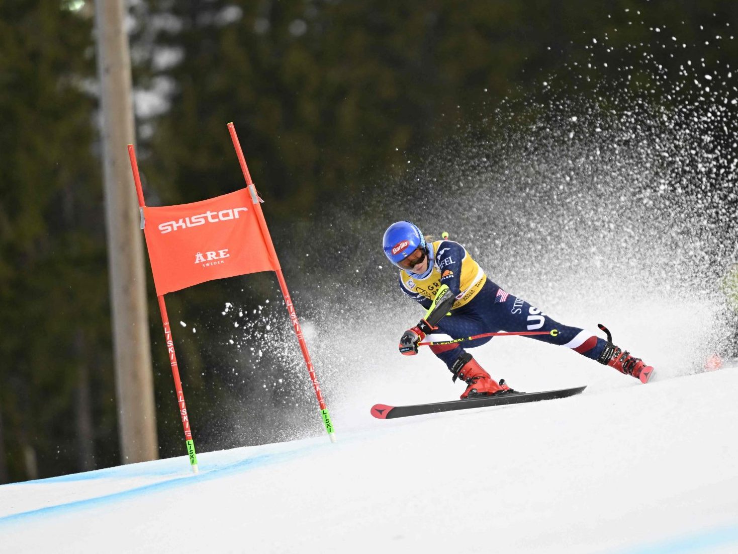 Mikaela Shiffrin zog sich im vergangenen Winter bei einem Sturz schwere Schnittverletzungen zu – nun reagiert die FIS mit neuen Schutzregeln.