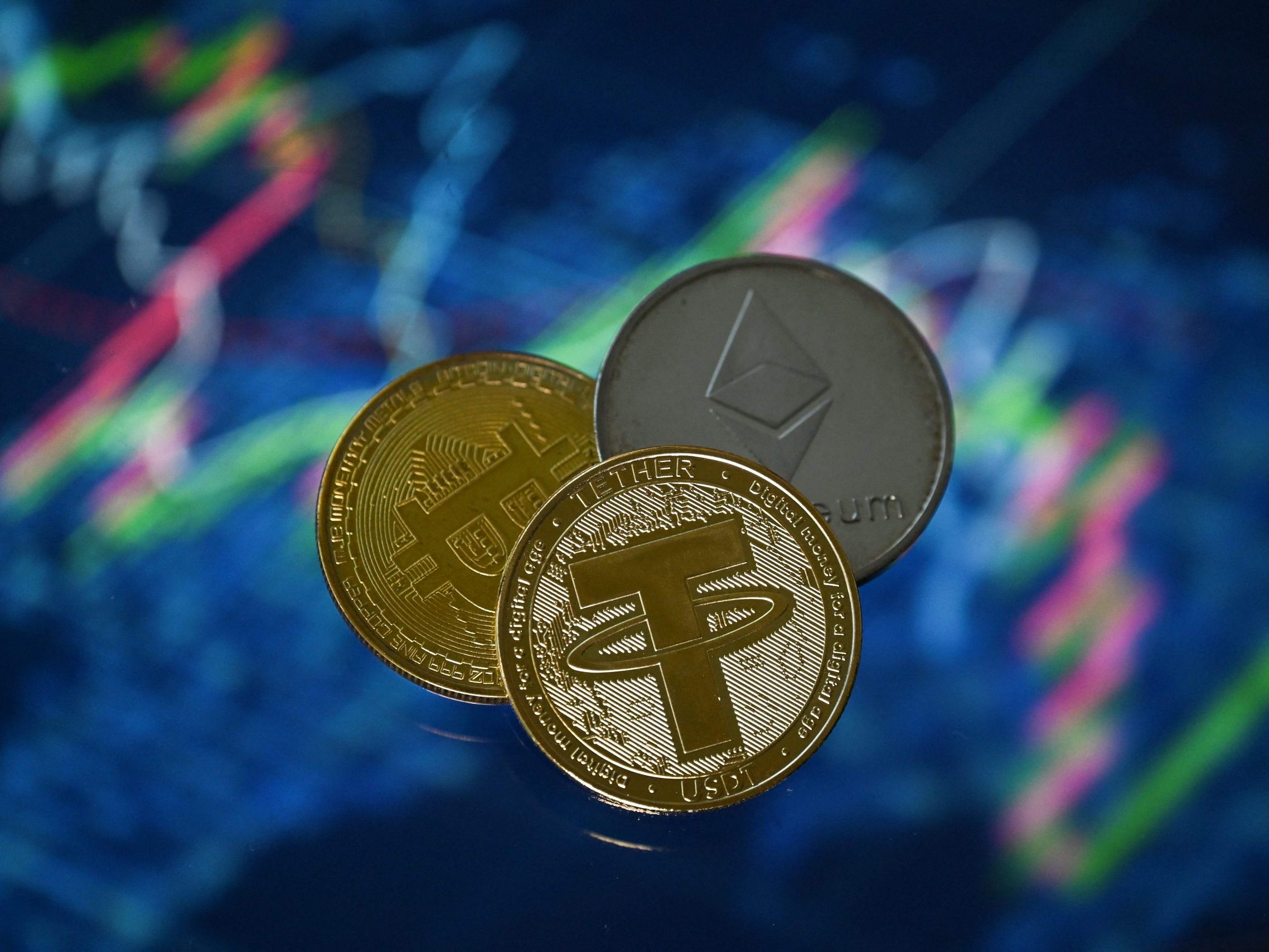 Gold als Absicherung gegen wirtschaftliche Unsicherheiten: Tether erhöht Goldreserven auf 80 Tonnen, gelagert in Schweizer Tresor. Gold als Absicherung gegen wirtschaftliche Unsicherheiten: Tether erhöht Goldreserven auf 80 Tonnen, gelagert in Schweizer Tresor.