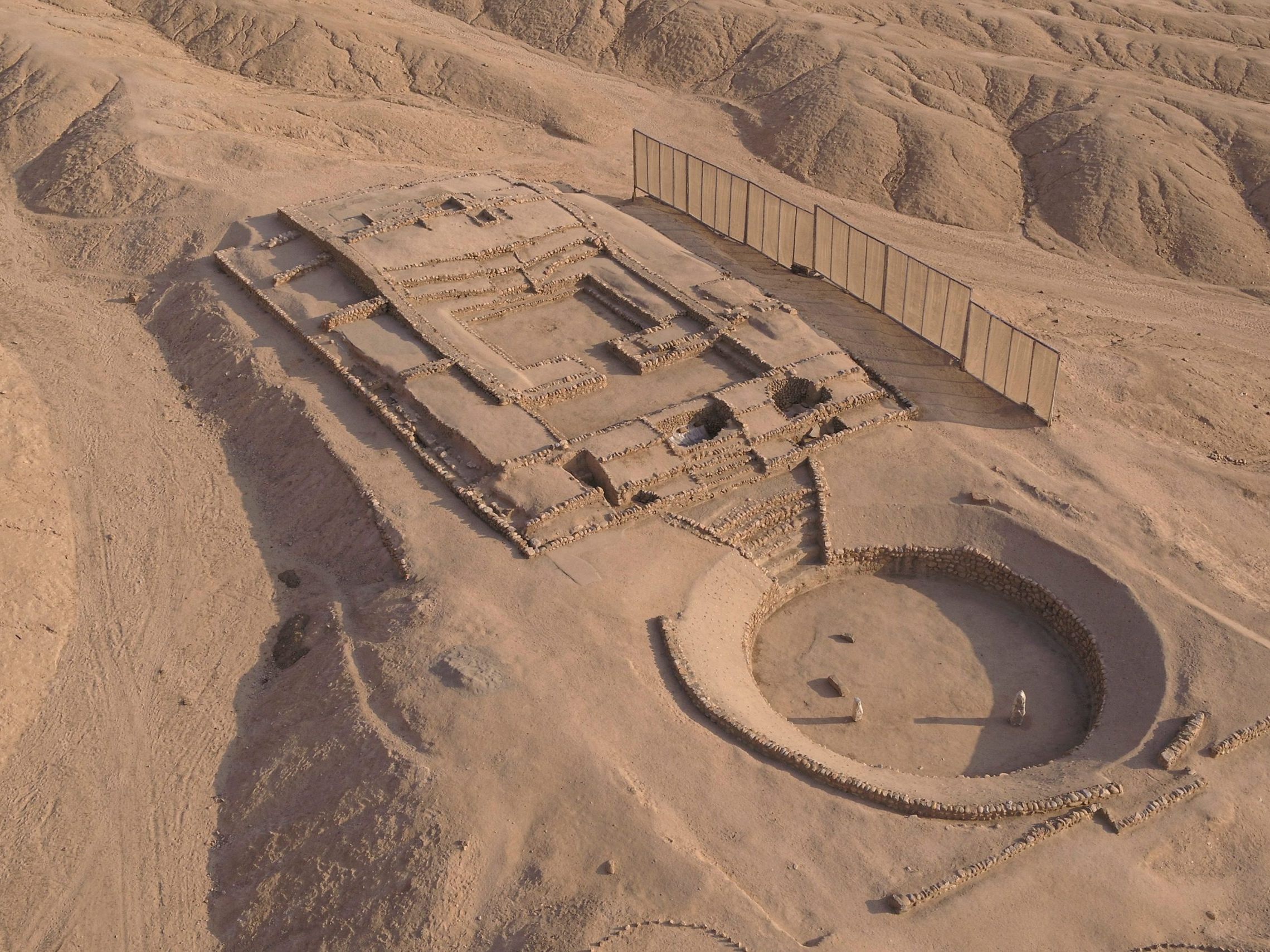 In Lima (Peru) wurde eine 1.000 Jahre alte Kindermumie ausgegraben In Lima (Peru) wurde eine 1.000 Jahre alte Kindermumie ausgegraben