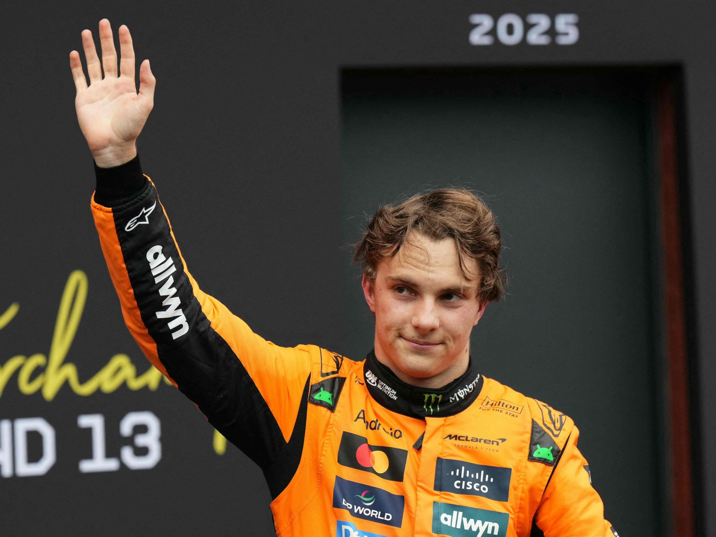 Oscar Piastri feiert seinen souveränen Sieg beim Großen Preis von Belgien in Spa-Francorchamps, während McLaren den dritten Doppelsieg in Folge erzielt. Oscar Piastri feiert seinen souveränen Sieg beim Großen Preis von Belgien in Spa-Francorchamps, während McLaren den dritten Doppelsieg in Folge erzielt.