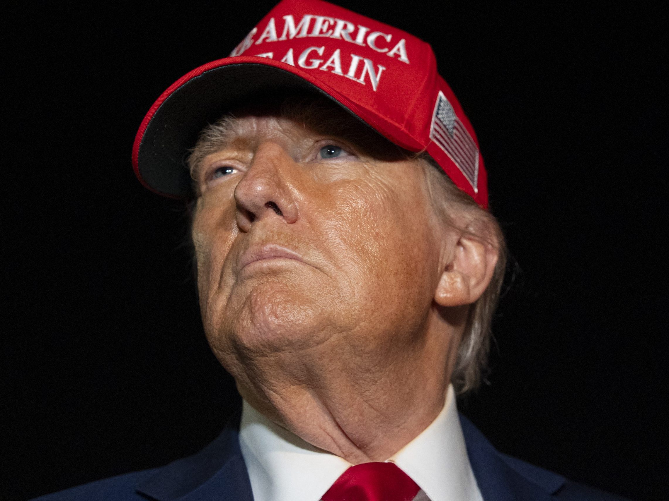 Trump setzt Steuerreform durch: Big Beautiful Bill verabschiedet. Steuererleichterungen und Sozialkürzungen beschlossen. Trump setzt Steuerreform durch: Big Beautiful Bill verabschiedet. Steuererleichterungen und Sozialkürzungen beschlossen.