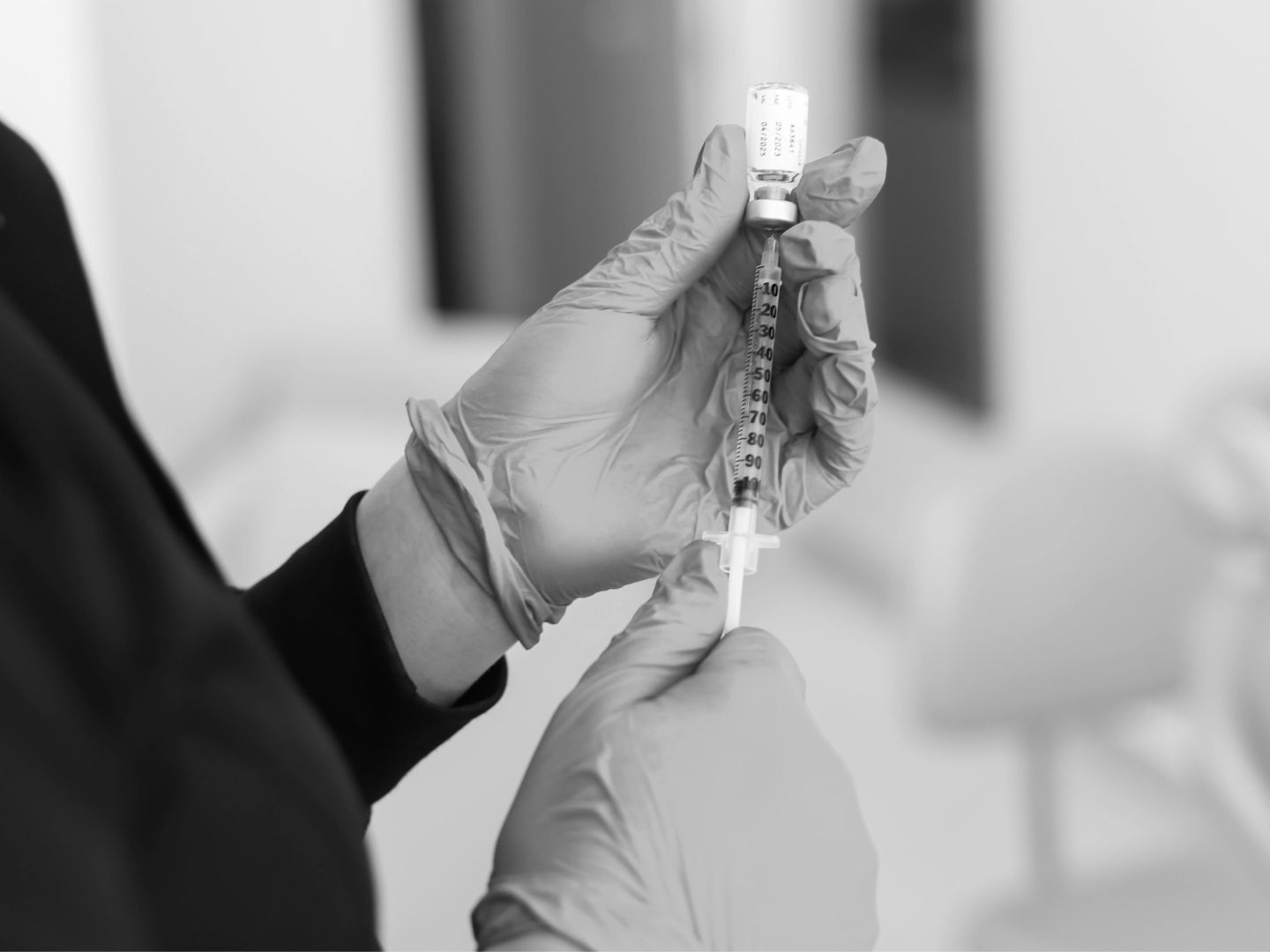 Besonders gefährlich sind Beauty-Eingriffe, wenn sie von unqualifizierten Personen durchgeführt werden. Besonders gefährlich sind Beauty-Eingriffe, wenn sie von unqualifizierten Personen durchgeführt werden.