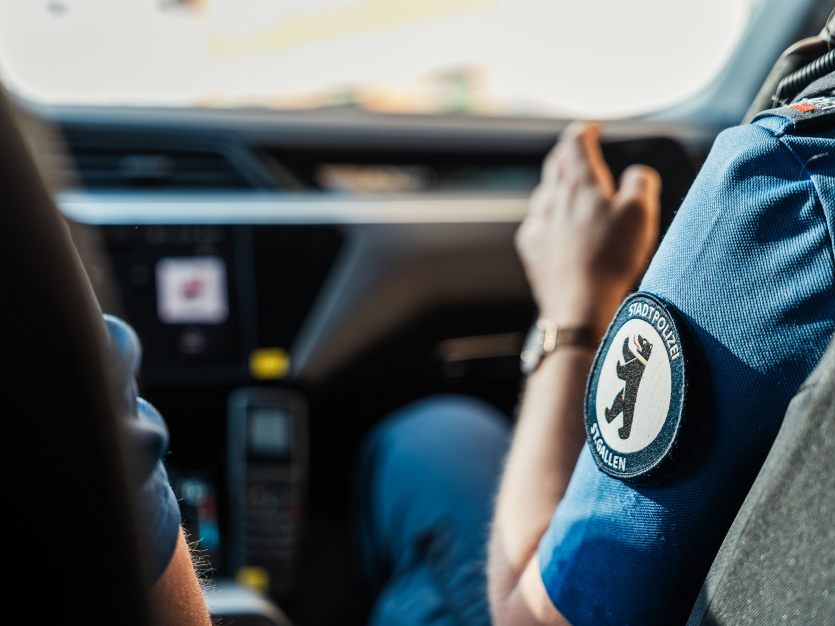 Die Stadtpolizei St. Gallen nahm am Montagabend einen 26-jährigen Deutschen fest. Die Stadtpolizei St. Gallen nahm am Montagabend einen 26-jährigen Deutschen fest.